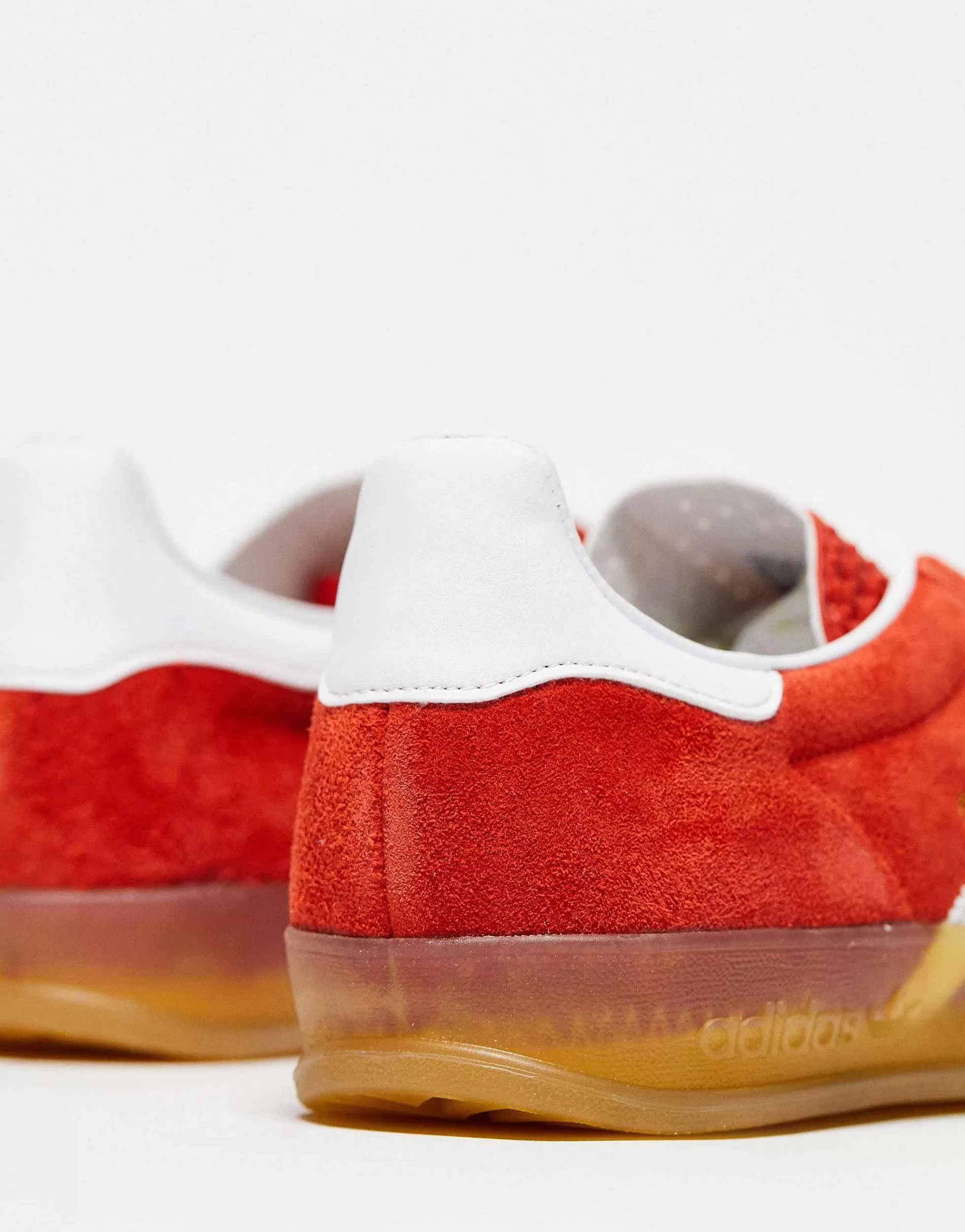Women adidas Originals Gazelle Indoor Trainers In Red With Gum Sole