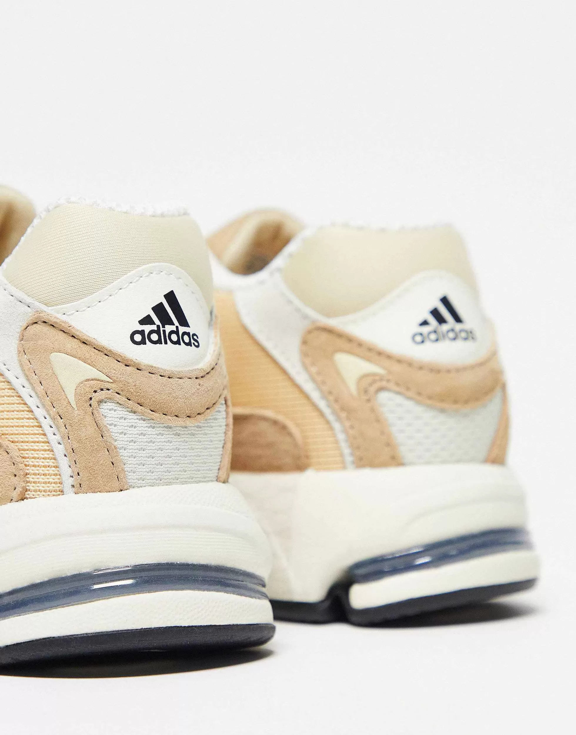 Women adidas Originals Response Cl Trainers In Beige