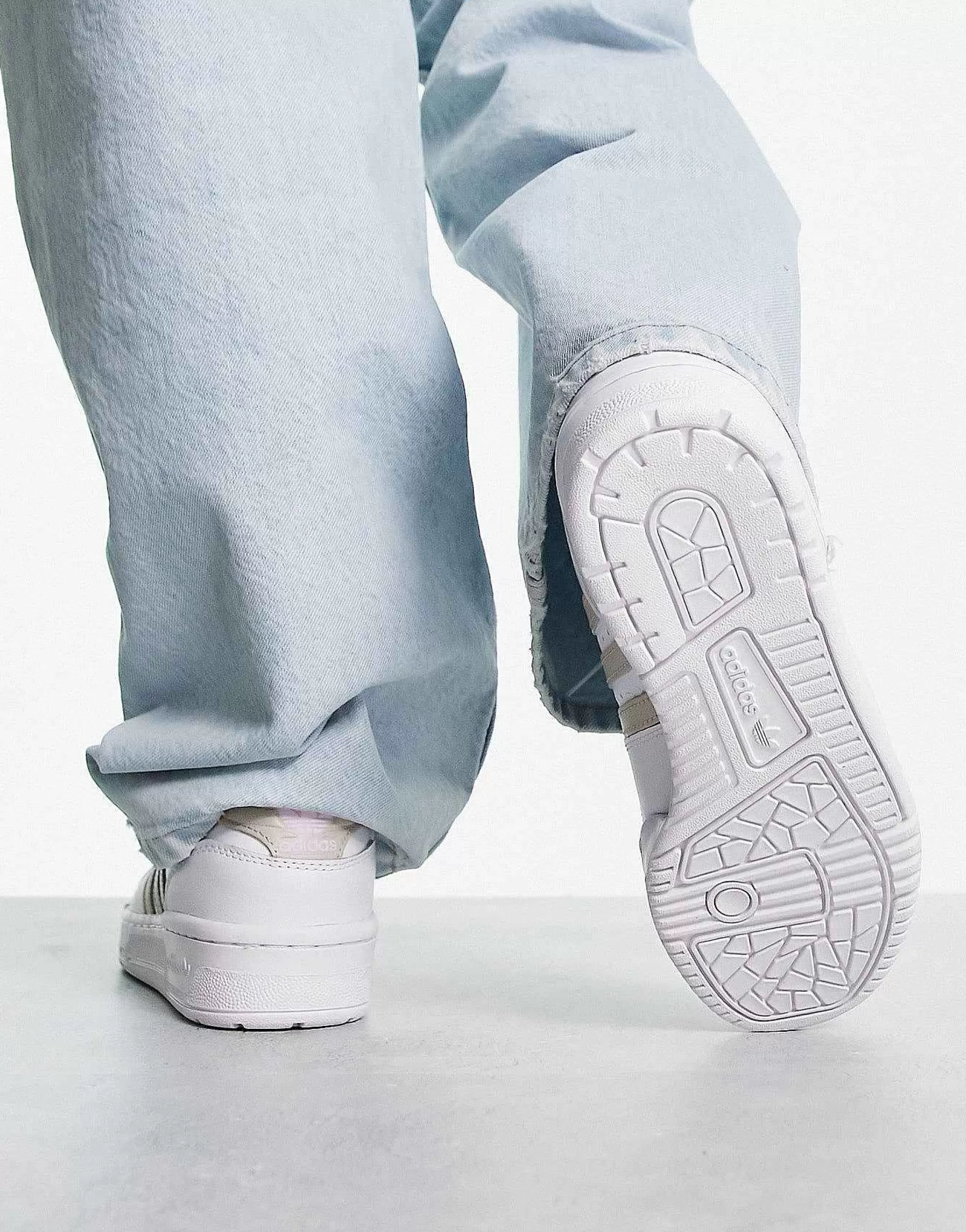 Women adidas Originals Rivalry Low Trainers In And Beige