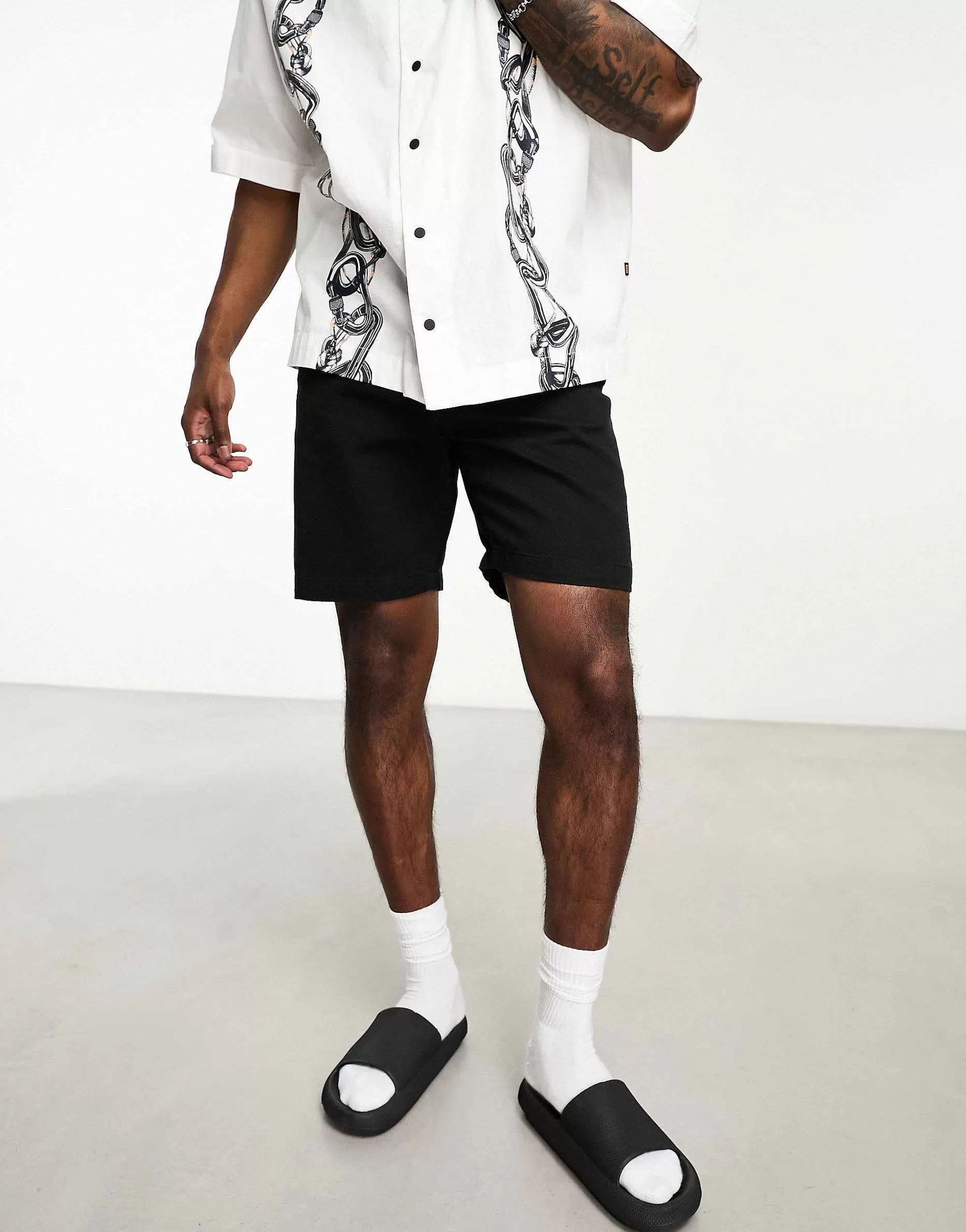 Men ADPT Twill Wide Fit Shorts In