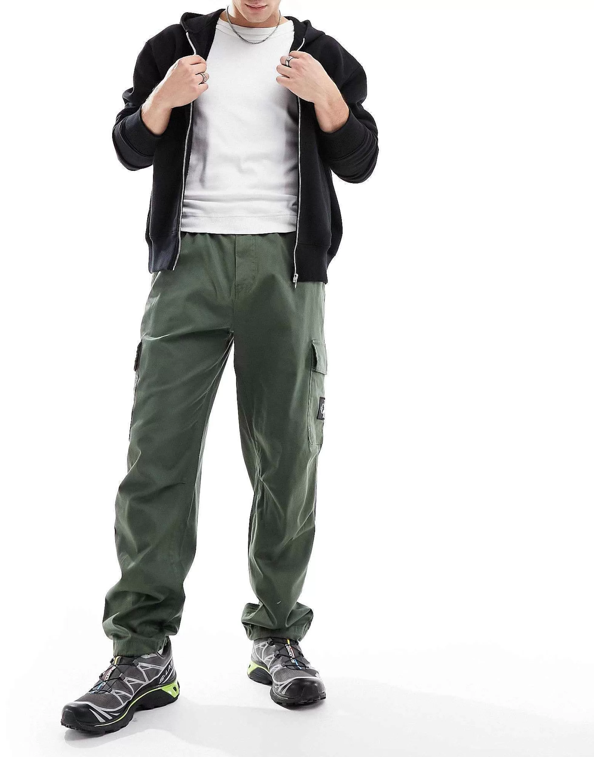 Men Calvin Klein Jeans Essential Regular Cargo Pants In Dark Green