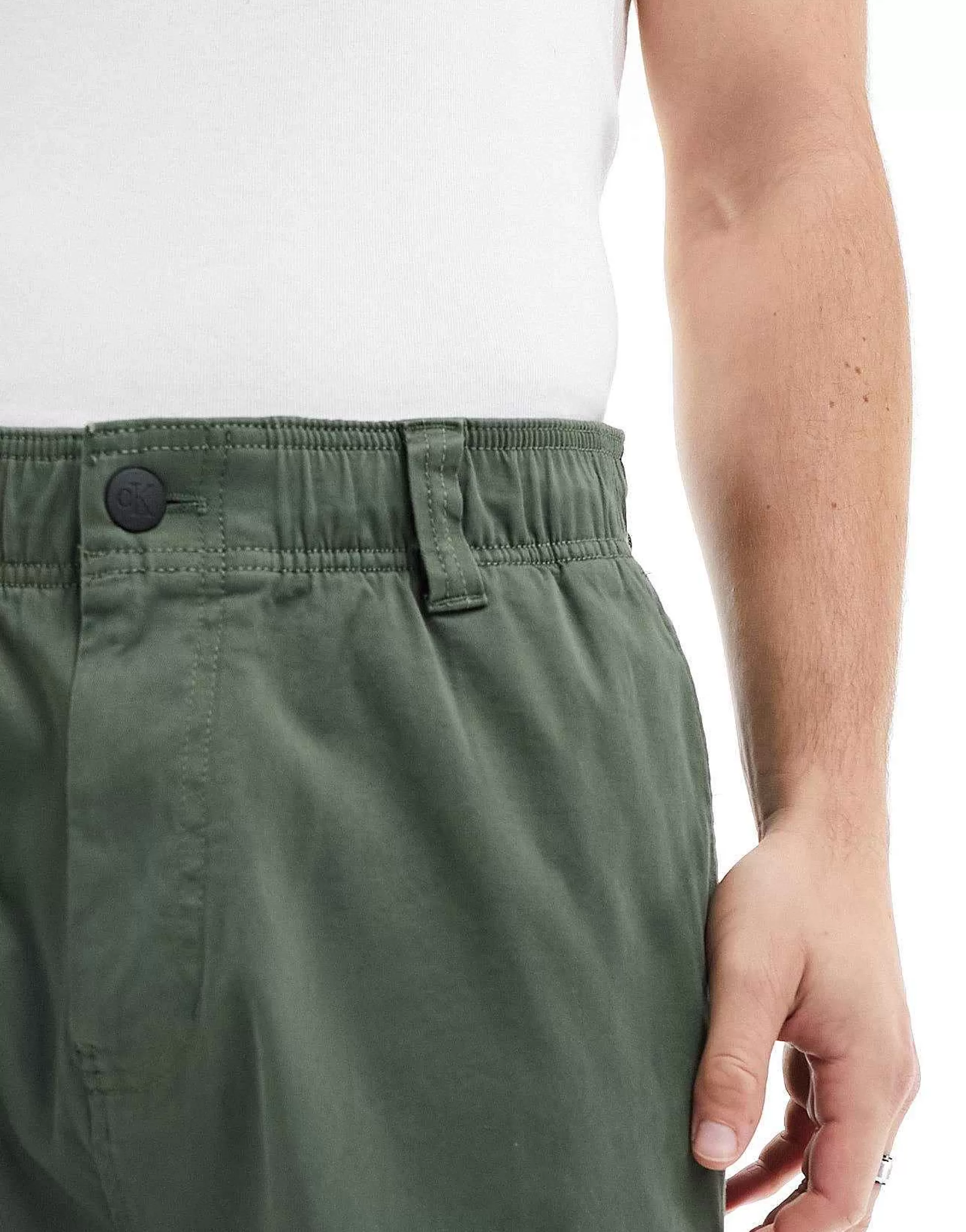Men Calvin Klein Jeans Essential Regular Cargo Pants In Dark Green