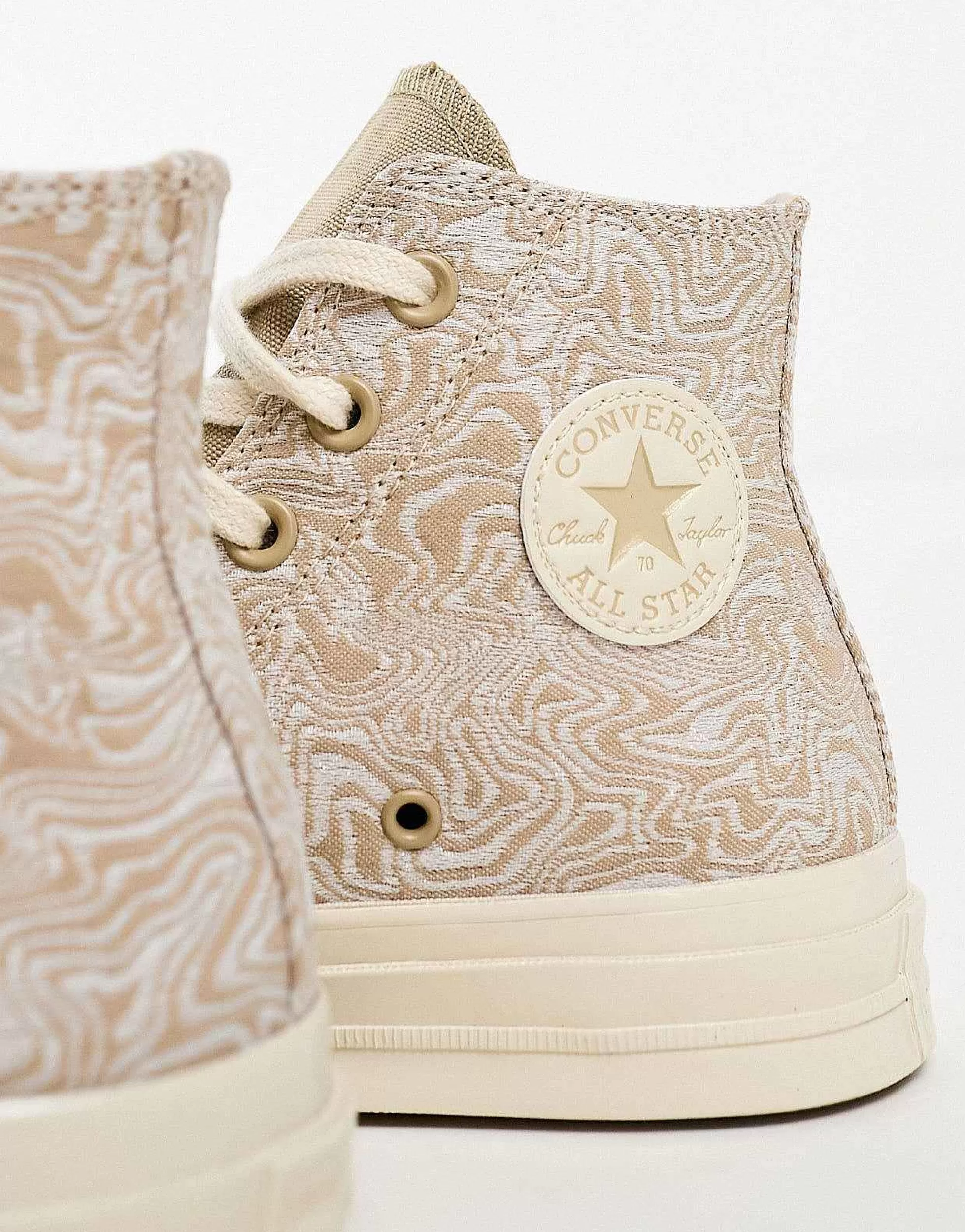 Women Converse Chuck 70 Hi Trainers With Swirl Print In Beige
