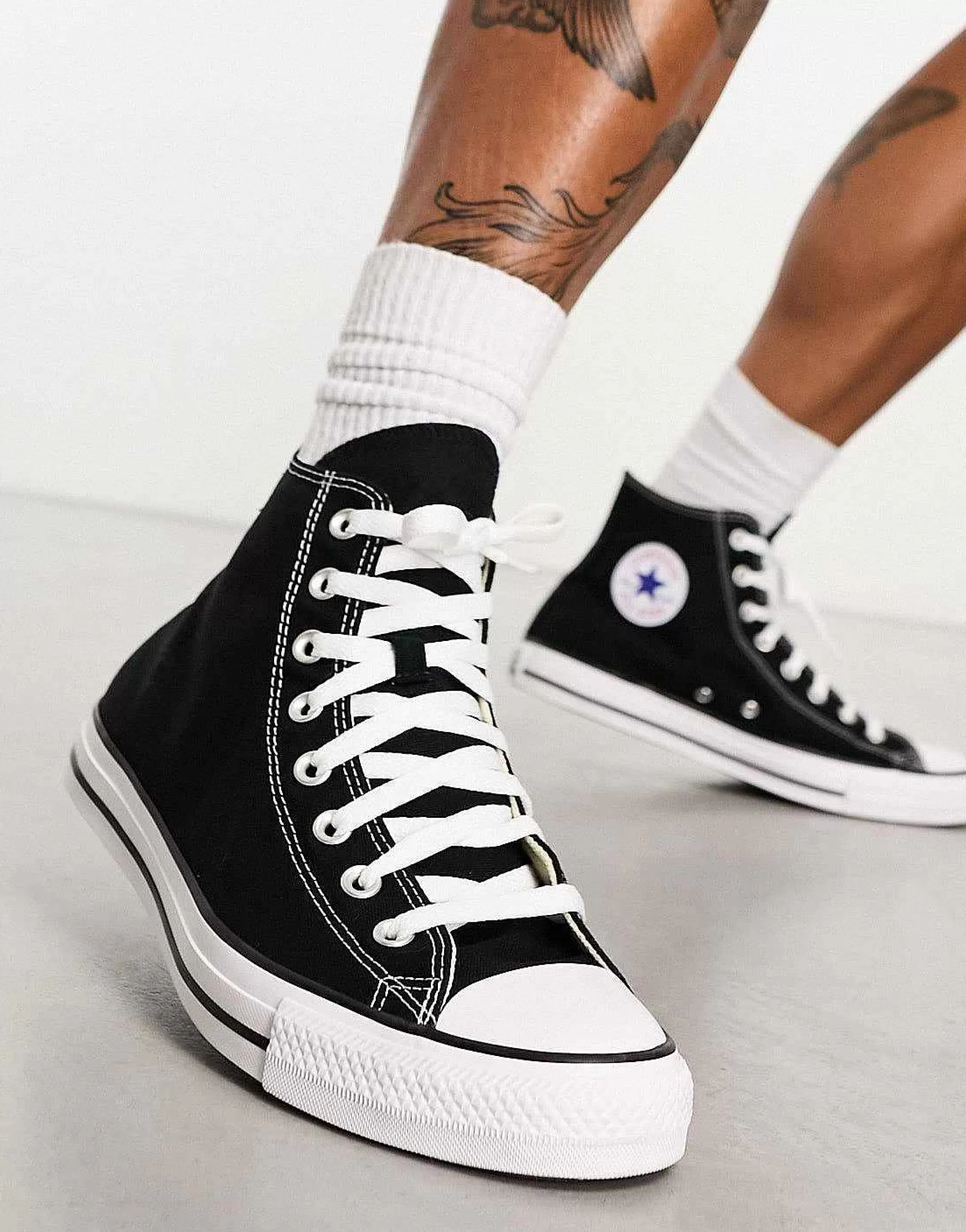 Women Converse Chuck Taylor All Star Hi Wide Fit Unisex Trainers In
