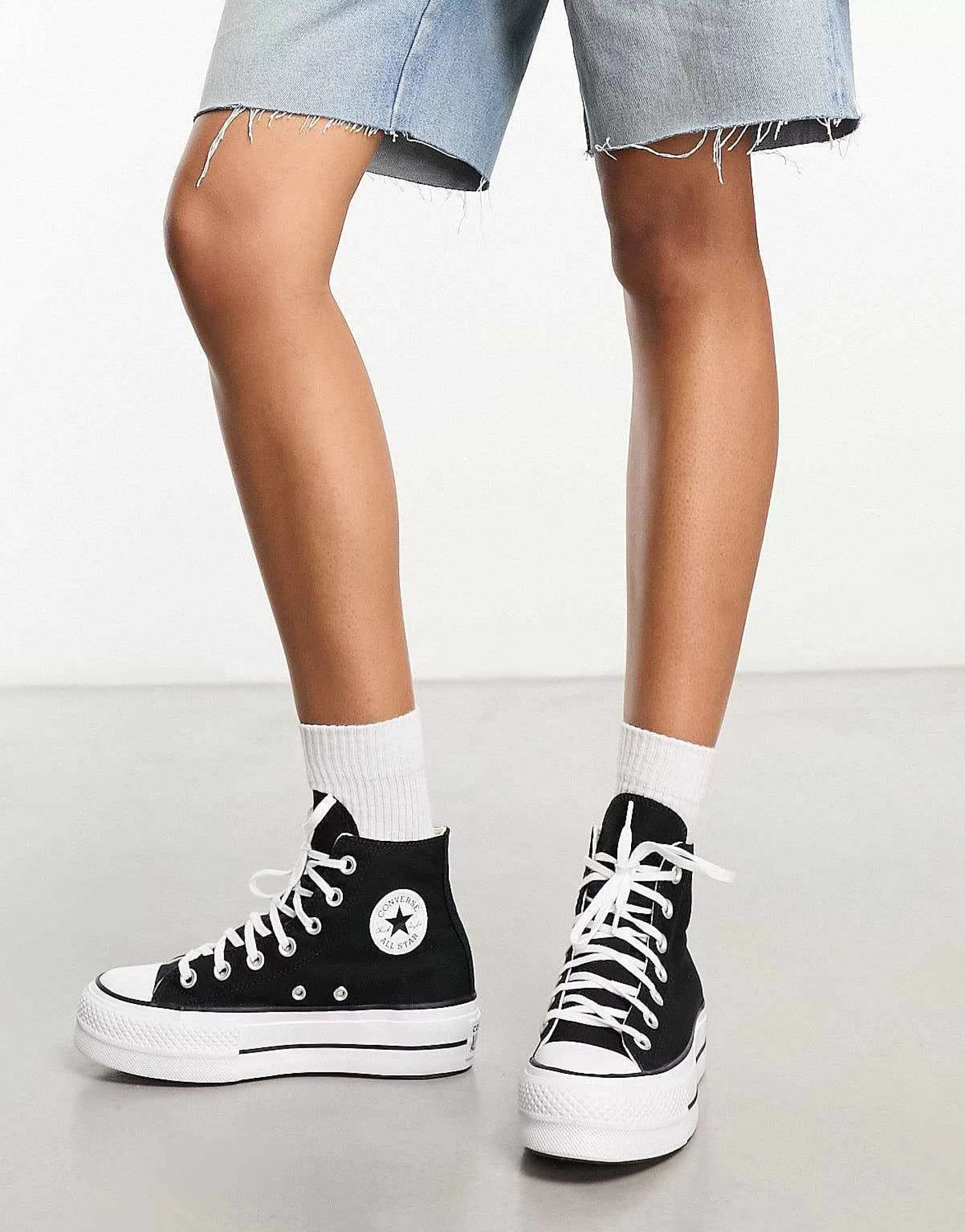 Women Converse Chuck Taylor All Star Lift Platform Hi Trainers In
