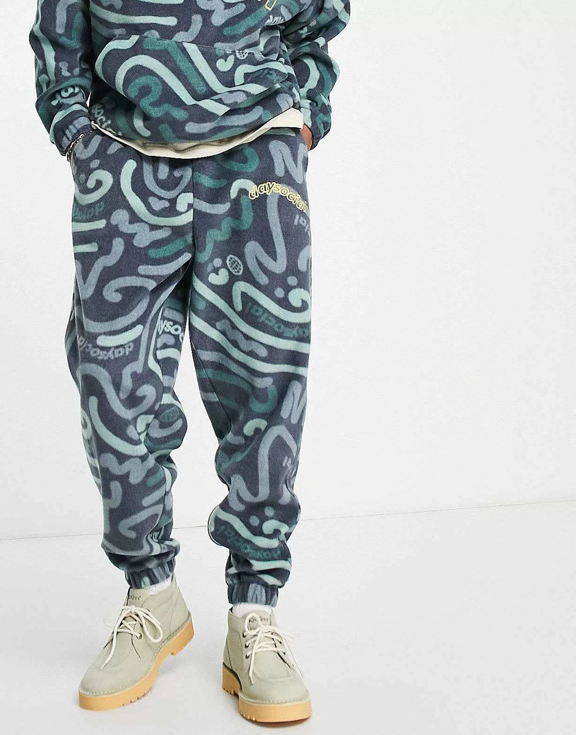 Men DESIGN Daysocial Co-Ord Relaxed Joggers In Polar Fleece With All Over Doodle Print In