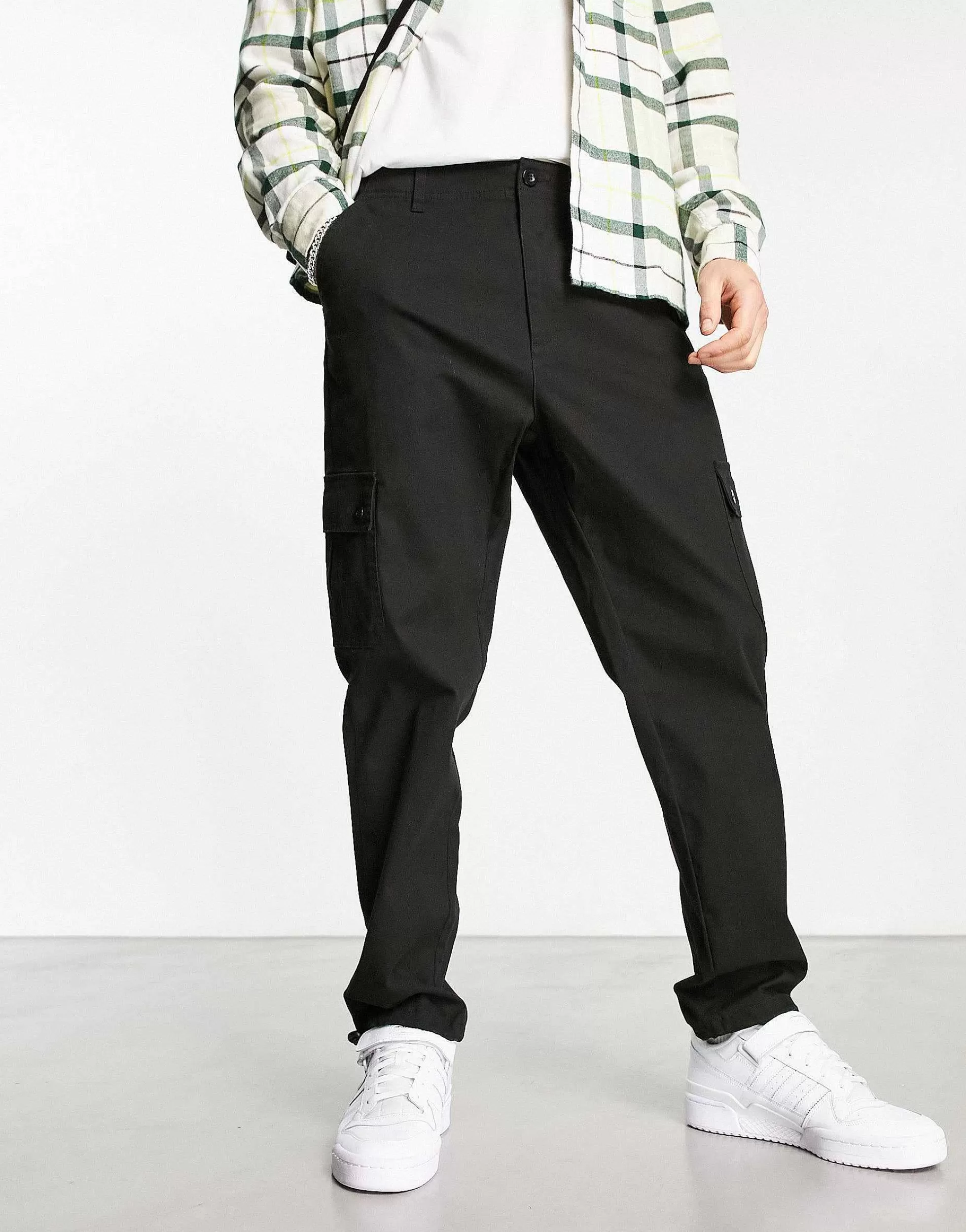 Men DESIGN Cargo Tapered Trousers In With Toggles