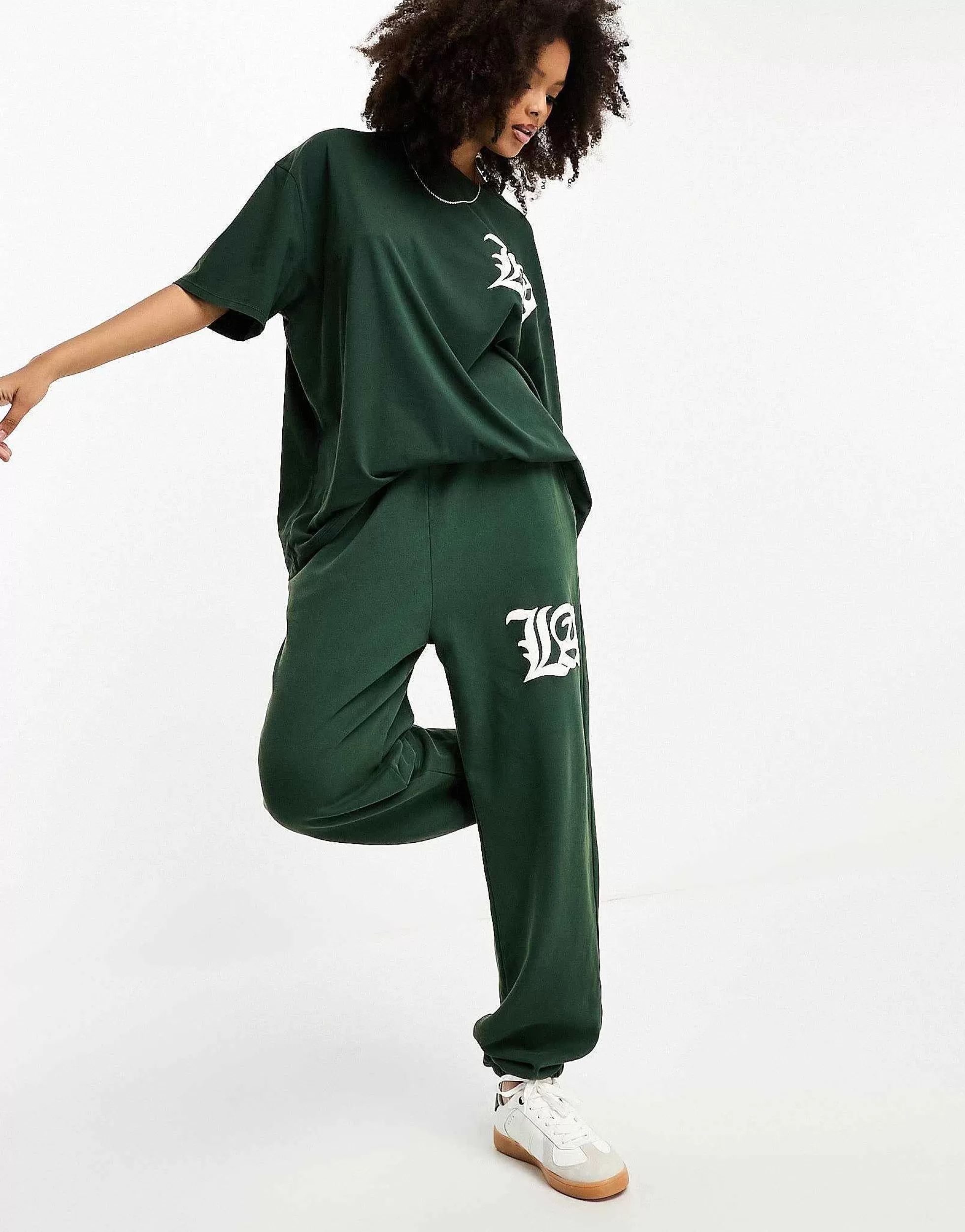 Women DESIGN Co-Ord With La Graphic In Washed Green