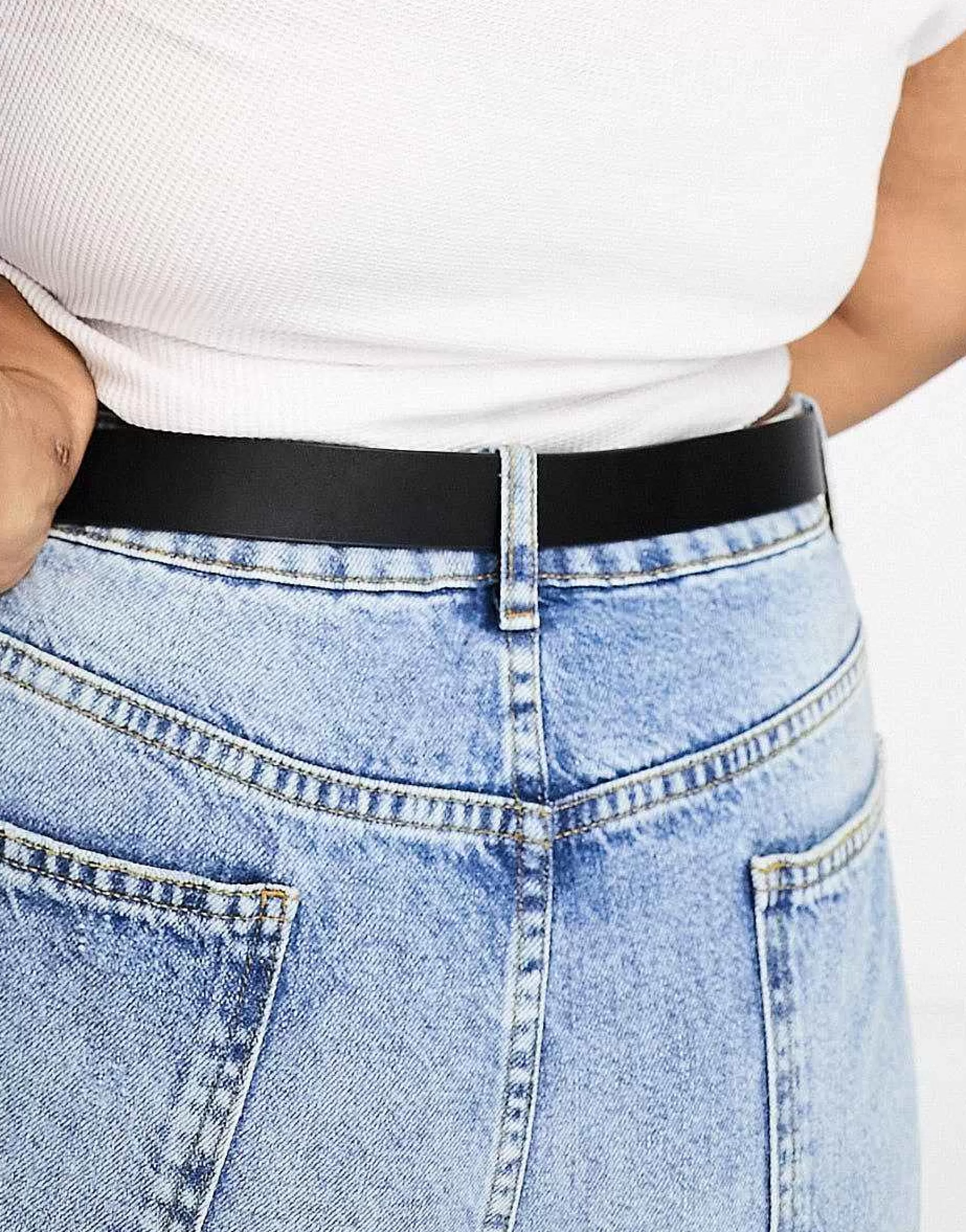 Women Curve Design Bevelled Double Circle Waist And Hip Belt In Gold Metal Work - Gold