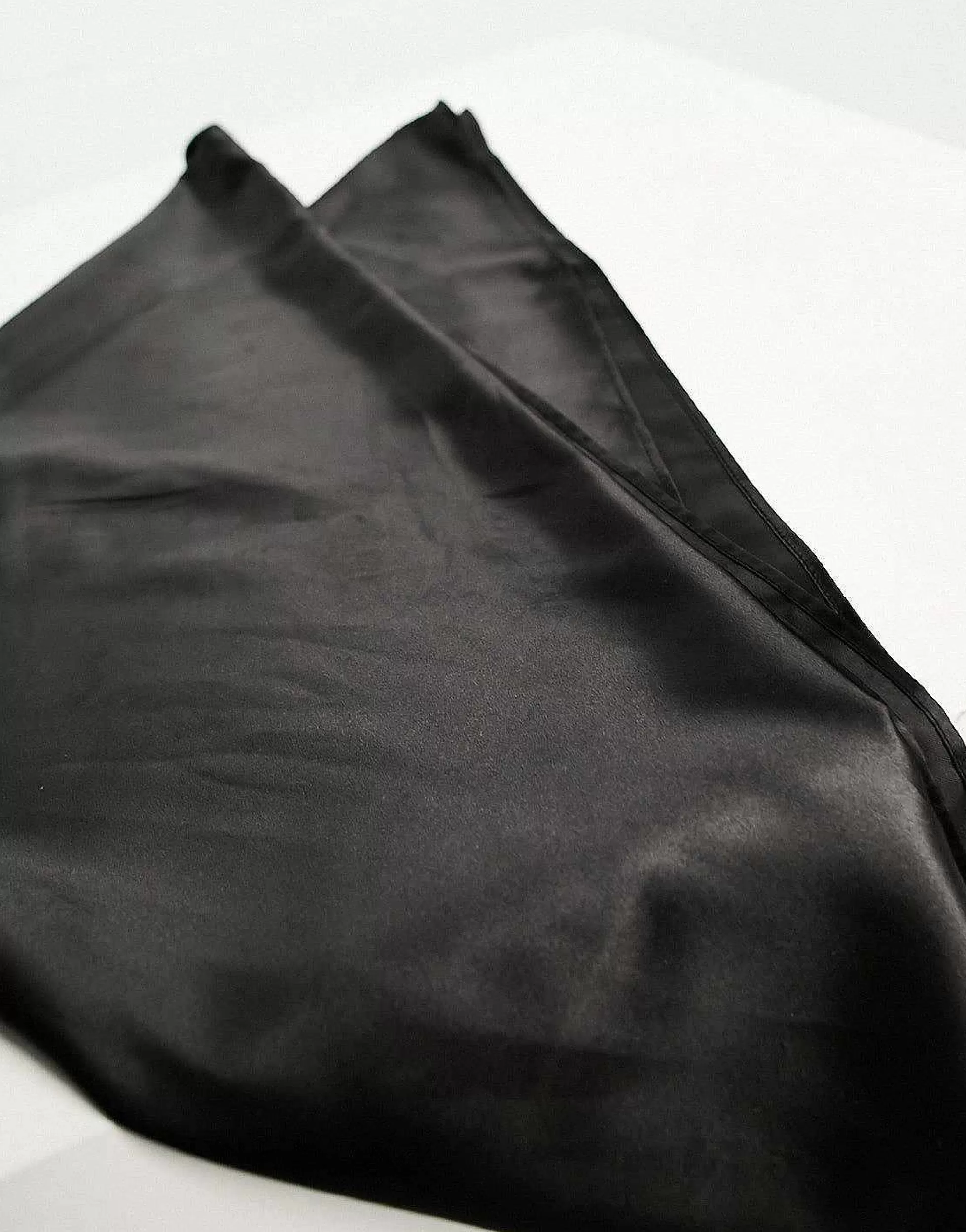 Women DESIGN Extra Large Polysatin Headscarf In