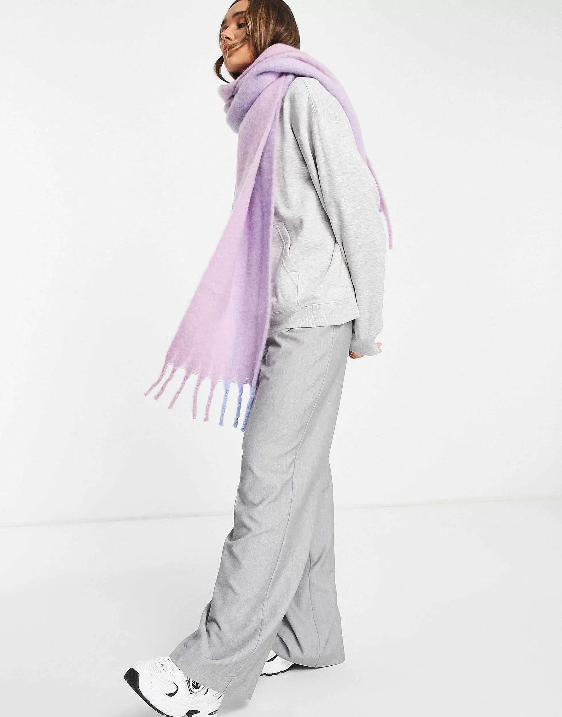 Women DESIGN Fluffy Tassel Scarf In