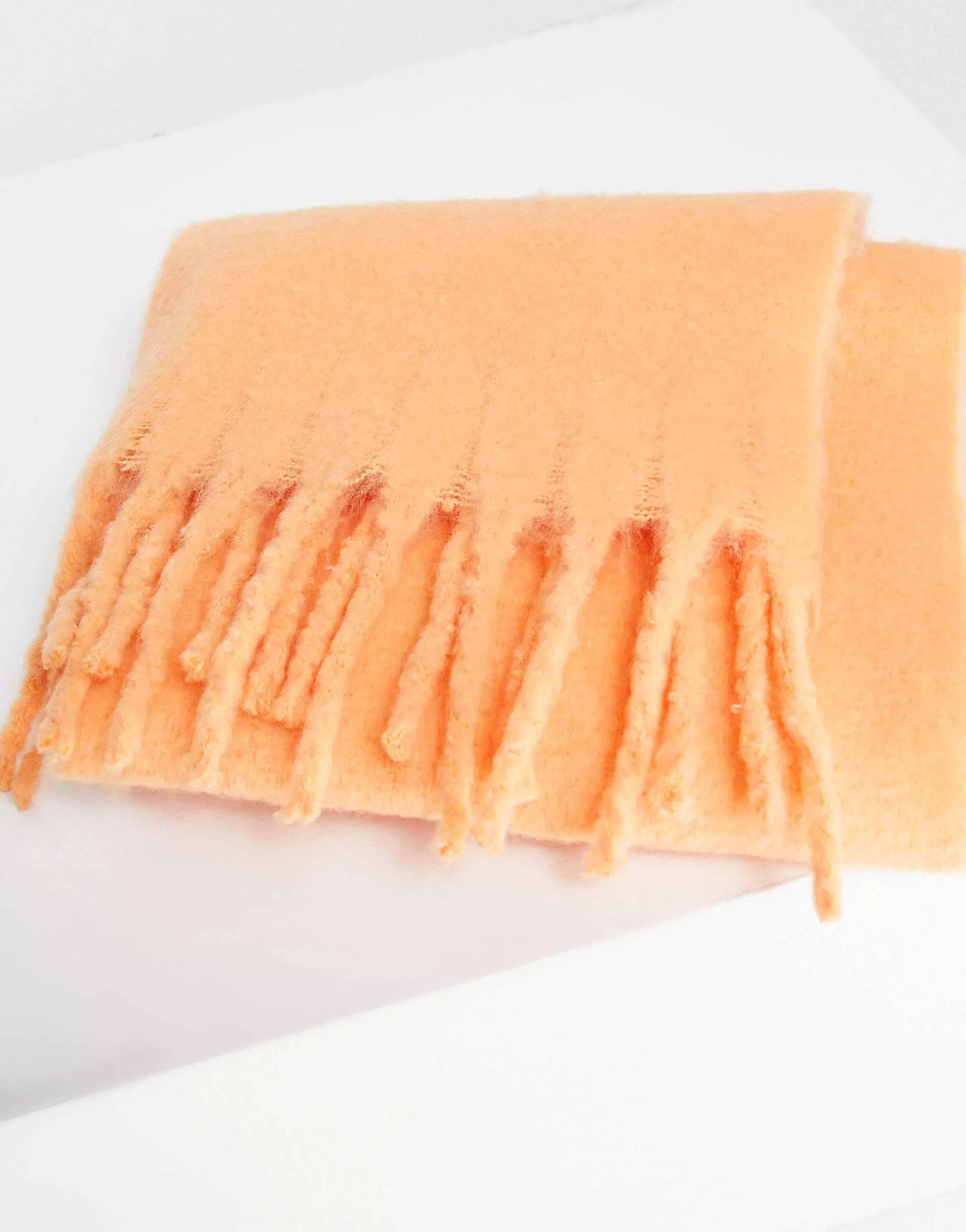 Women DESIGN Fluffy Tassel Scarf In