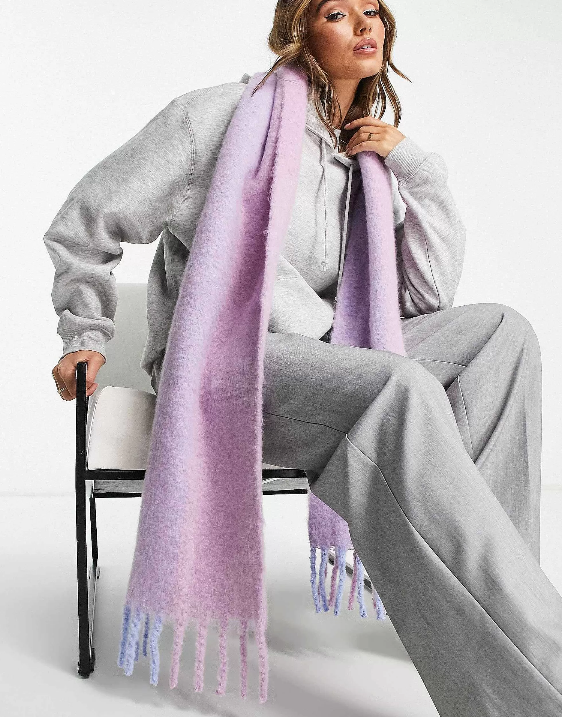 Women DESIGN Fluffy Tassel Scarf In