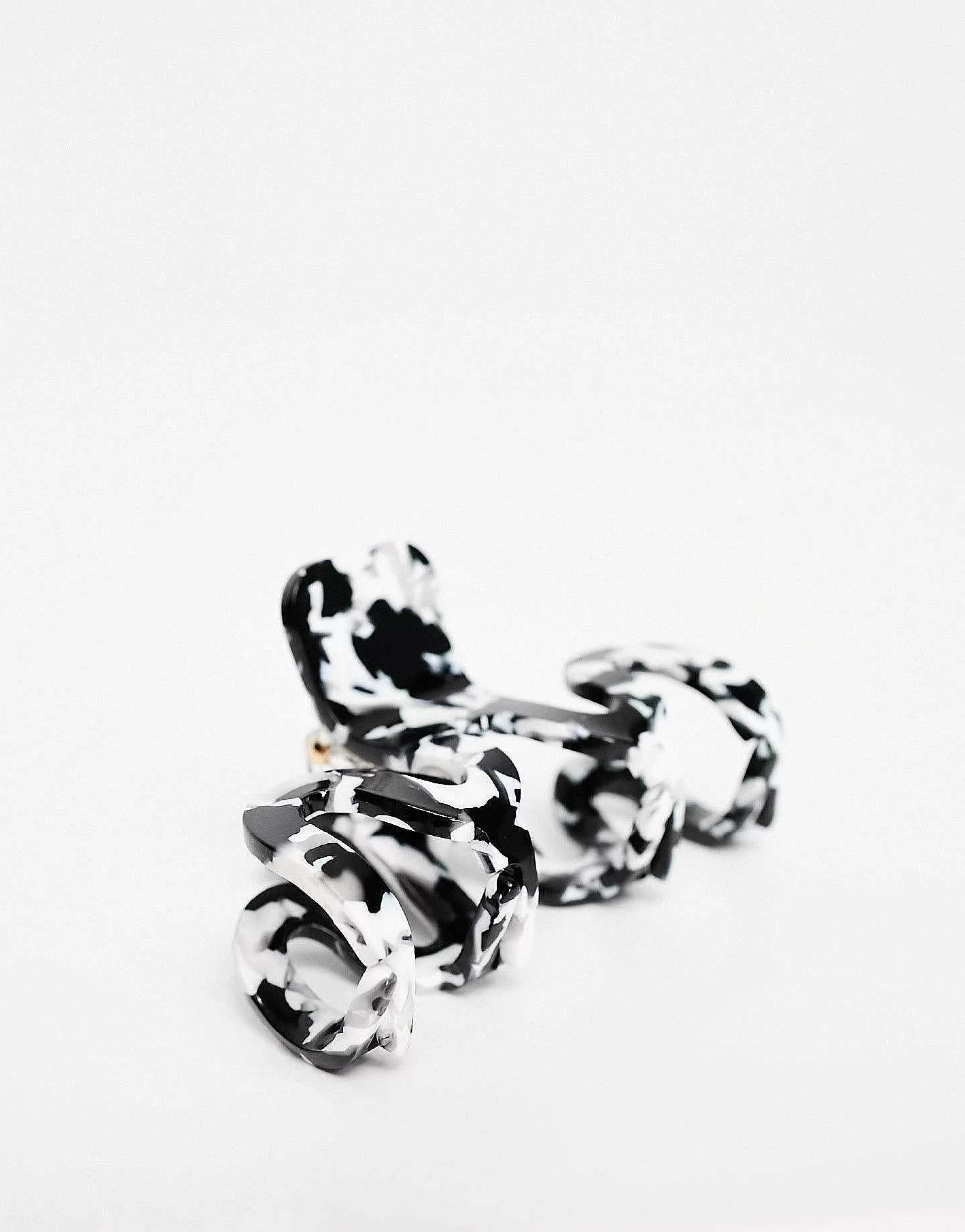 Women DESIGN Hair Clip Claw In Mono Resin