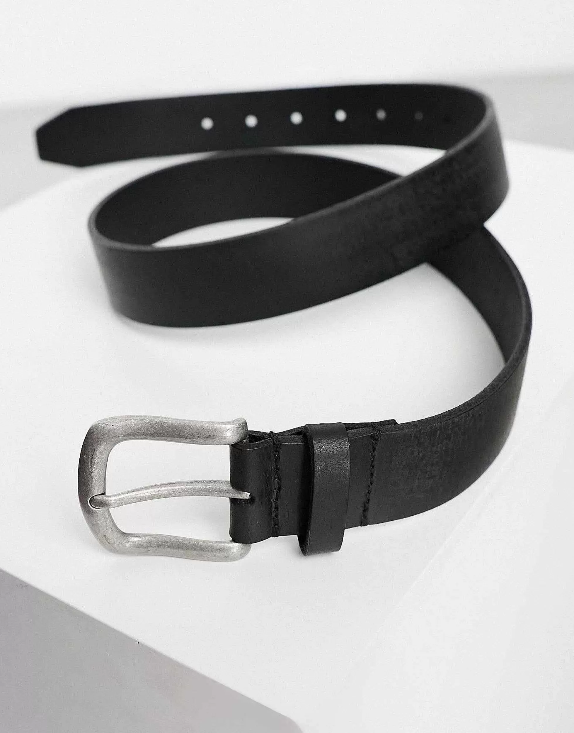 Men DESIGN Leather Belt With Burnished Silver Buckle In Vintage