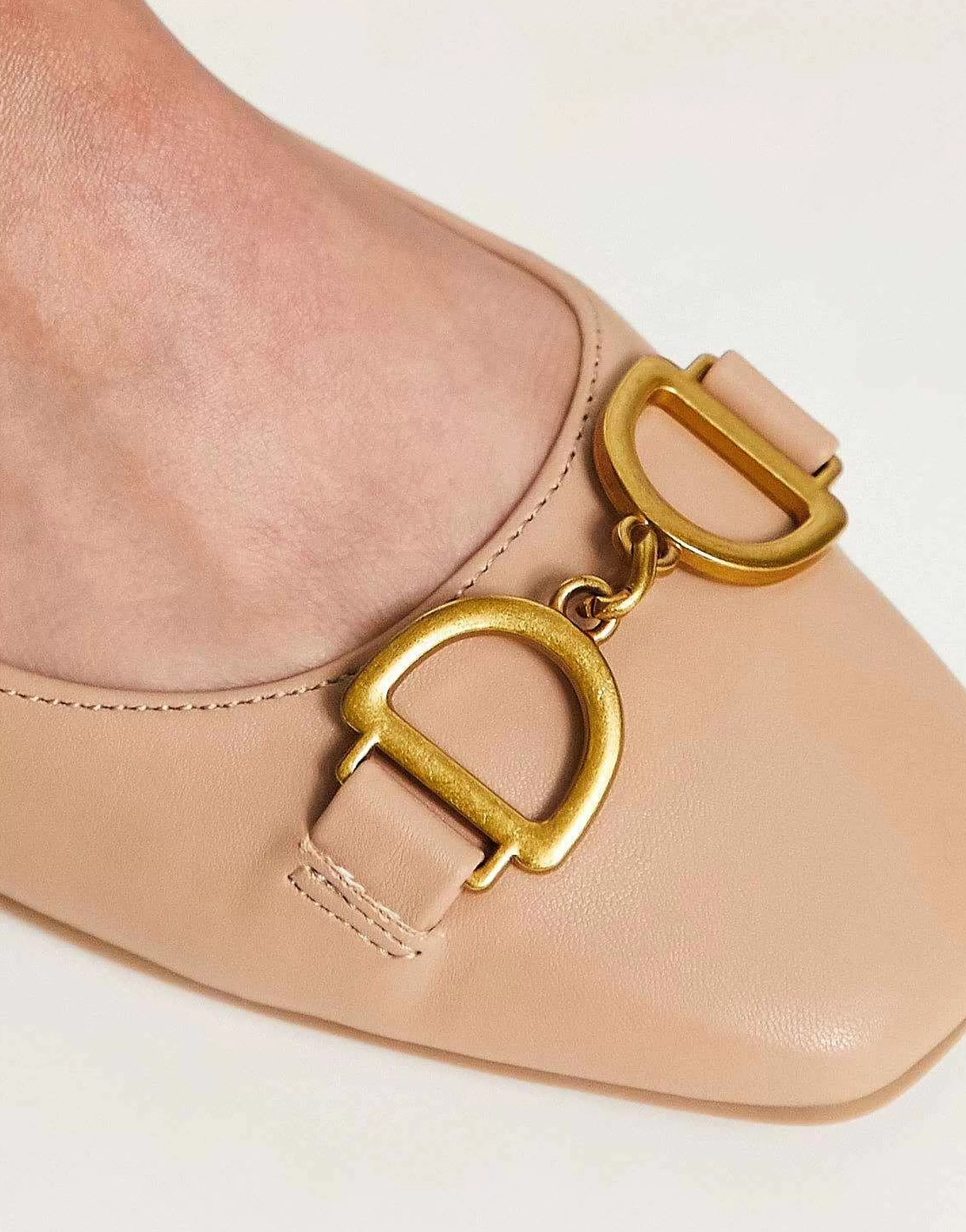 Women DESIGN Leighton Square Toe Ballet Flats In