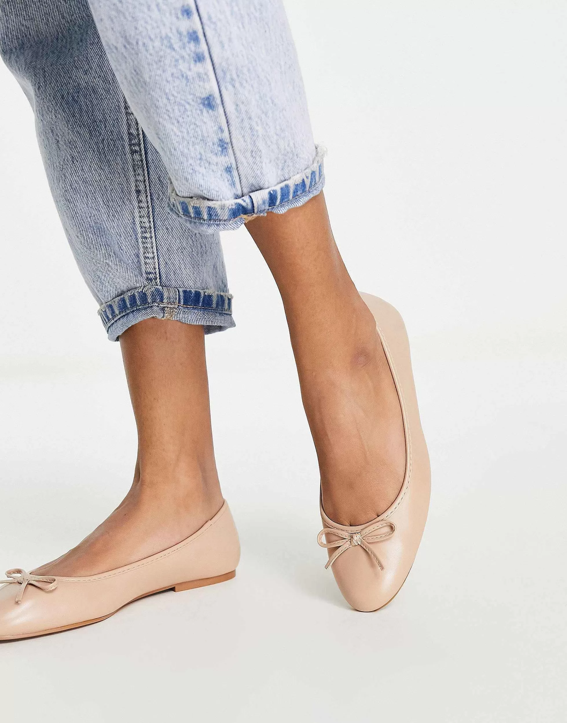 Women DESIGN Locus Round Ballet Flats In