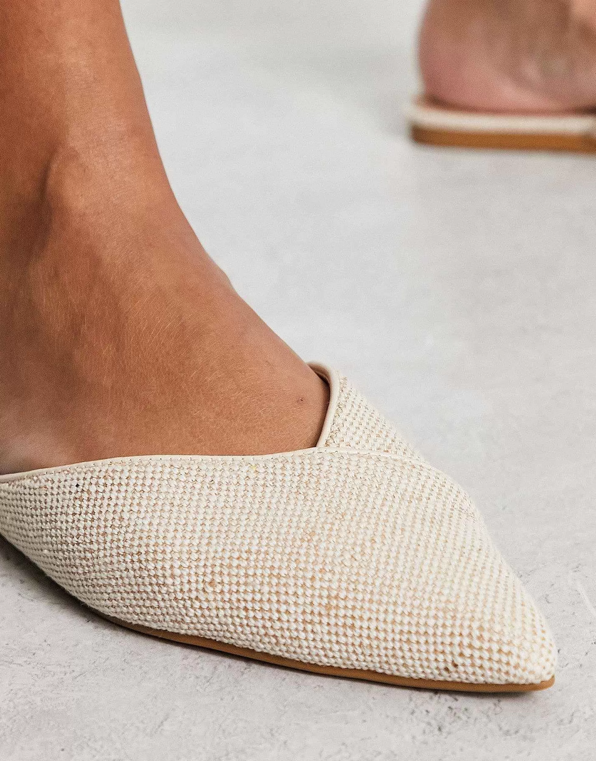 Women DESIGN Luna Pointed Ballet Mules In