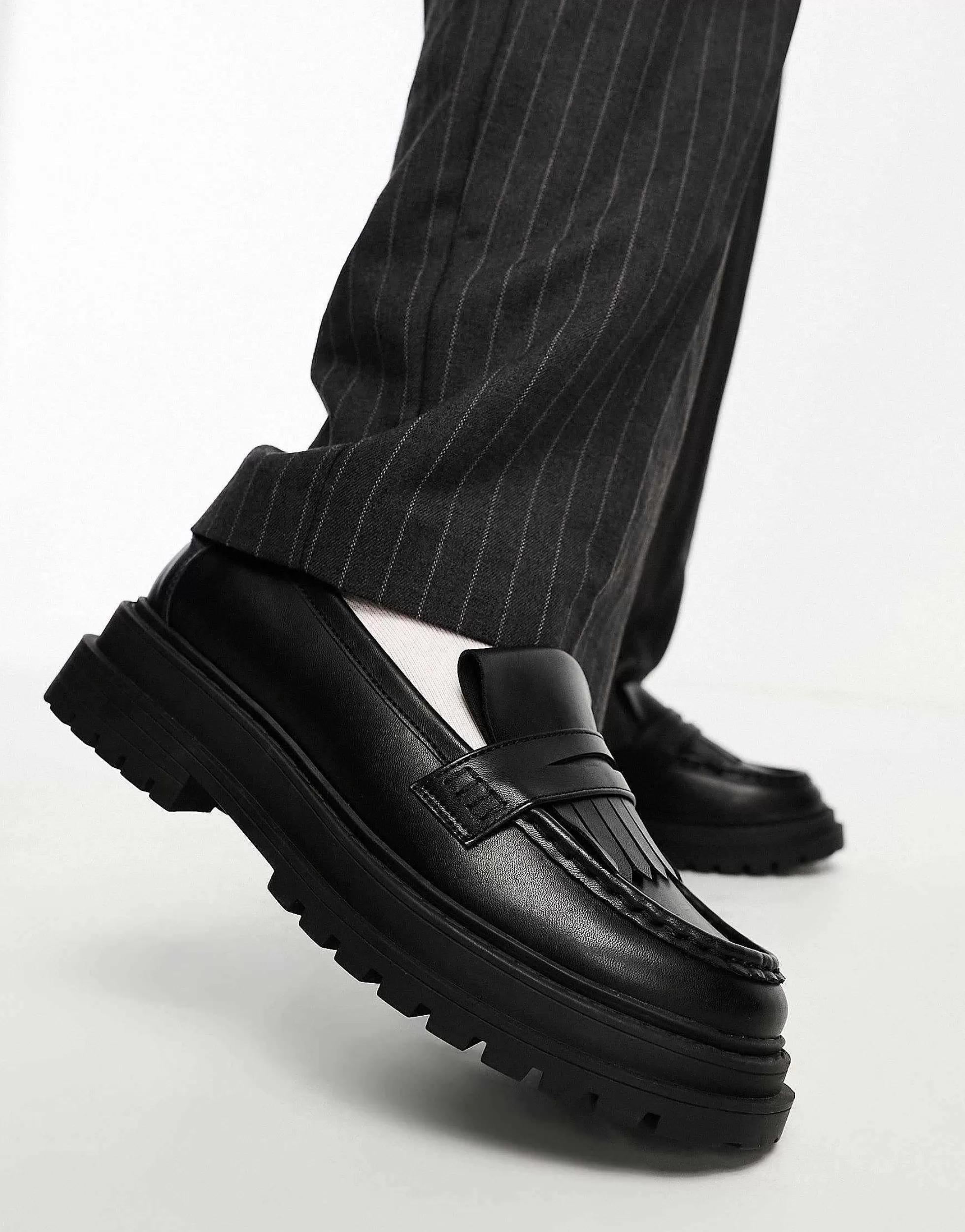 Women DESIGN Majesty Chunky Fringe Loafer In