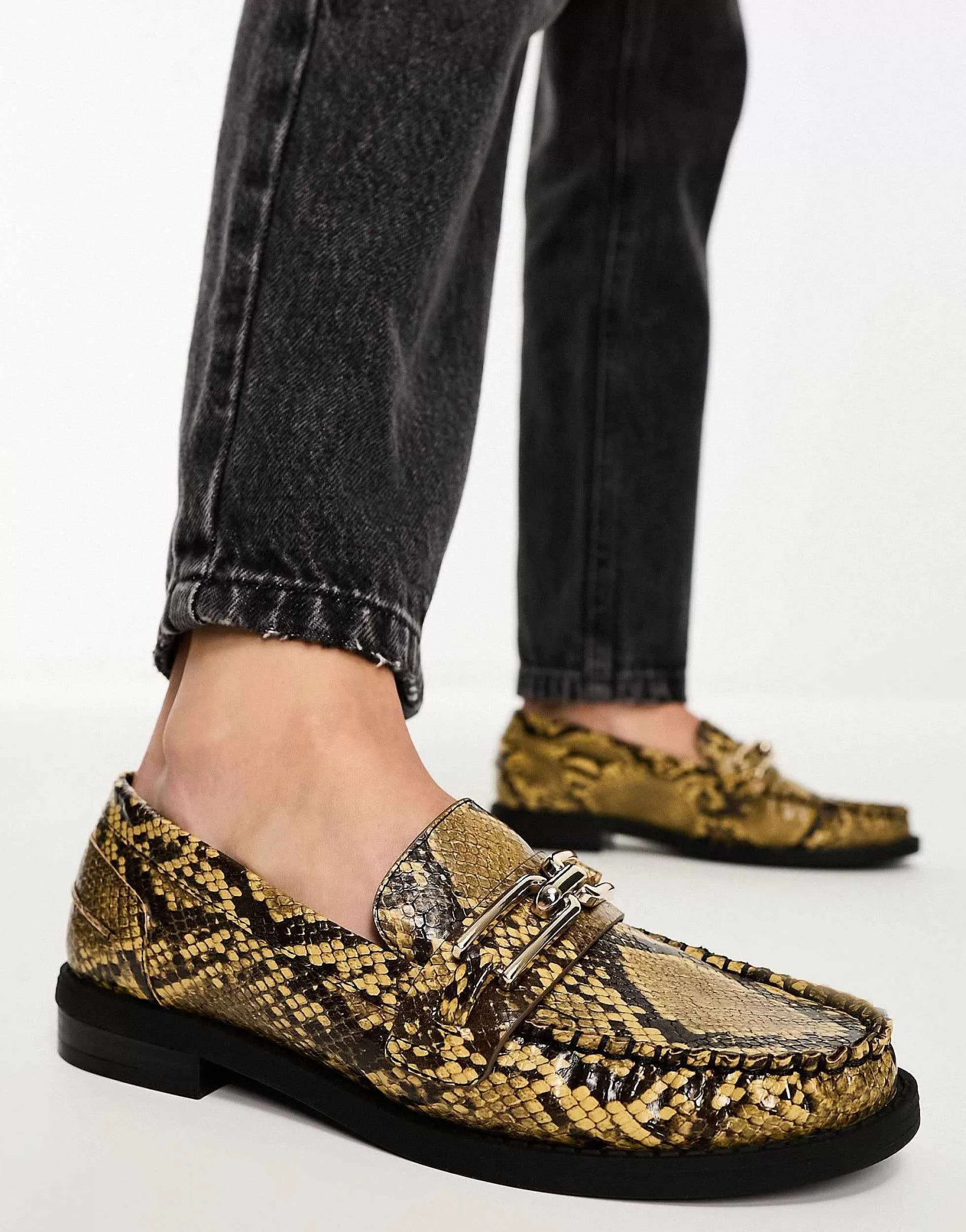 Women DESIGN Melodic Slim Loafer With Chain In Snake