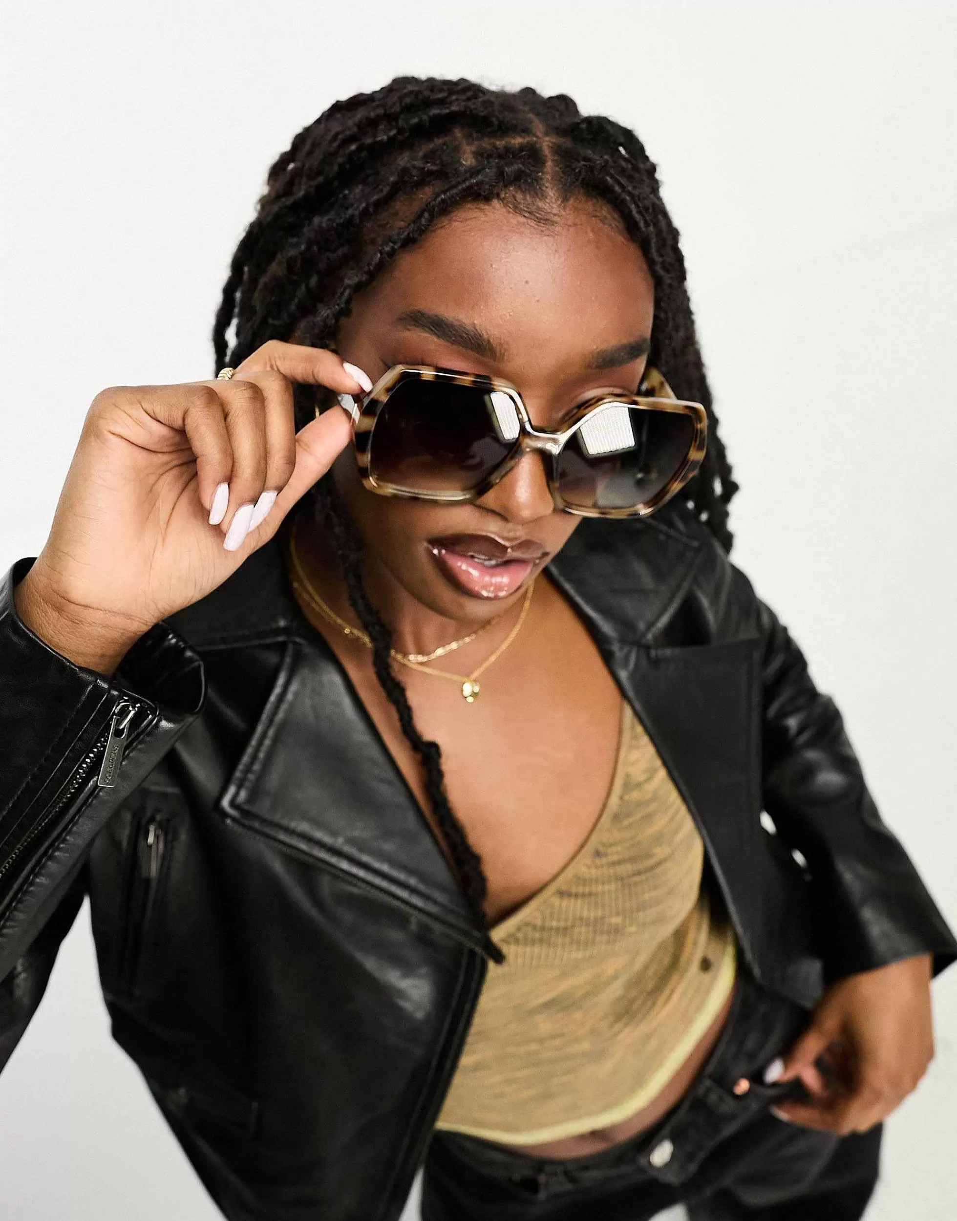 Women DESIGN Oversized 70S Sunglasses In Milky Tort