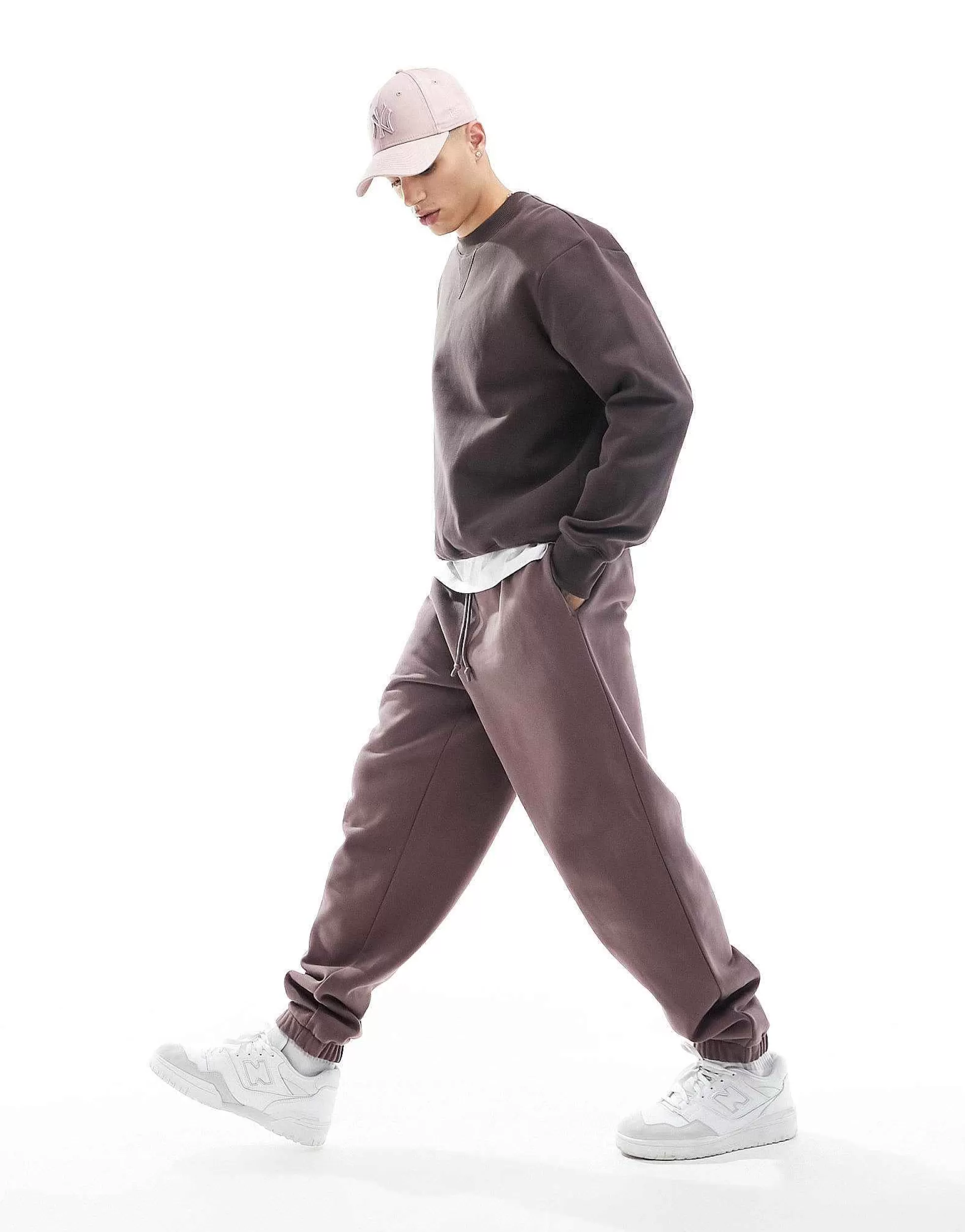 Men DESIGN Oversized Heavyweight Joggers In Washed Brown