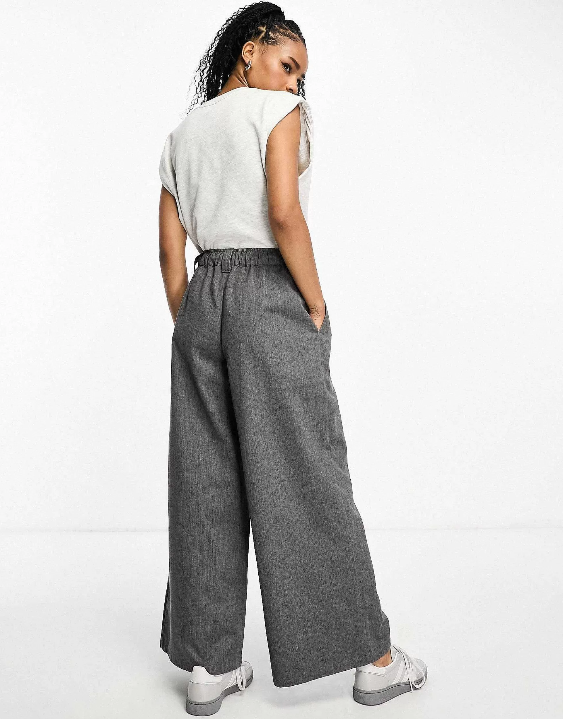 Women DESIGN Petite Clean Pull On Wide Leg Trouser In