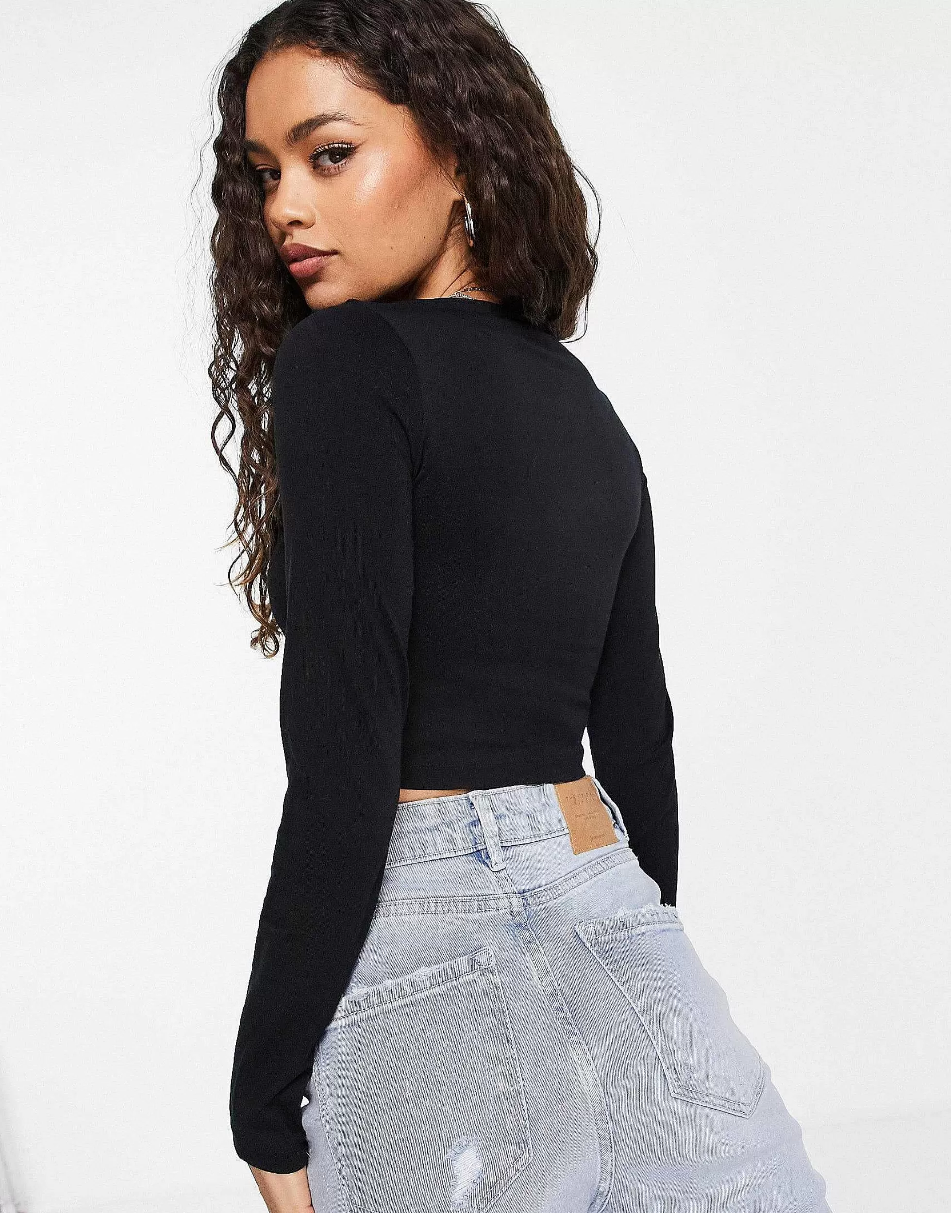 Women Petite Design Fitted Crop T-Shirt With Long Sleeve In