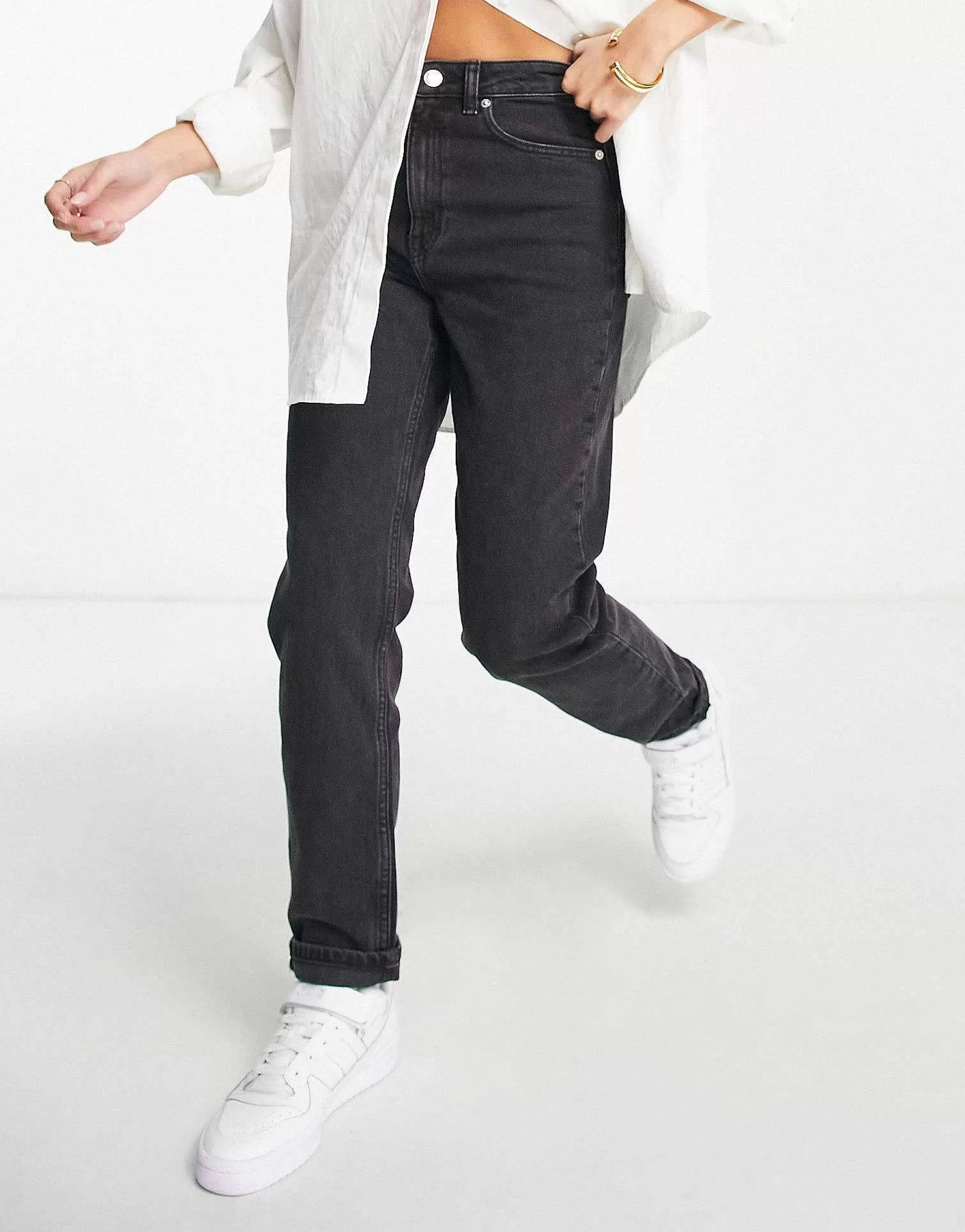 Women Petite Design Slim Mom Jeans In