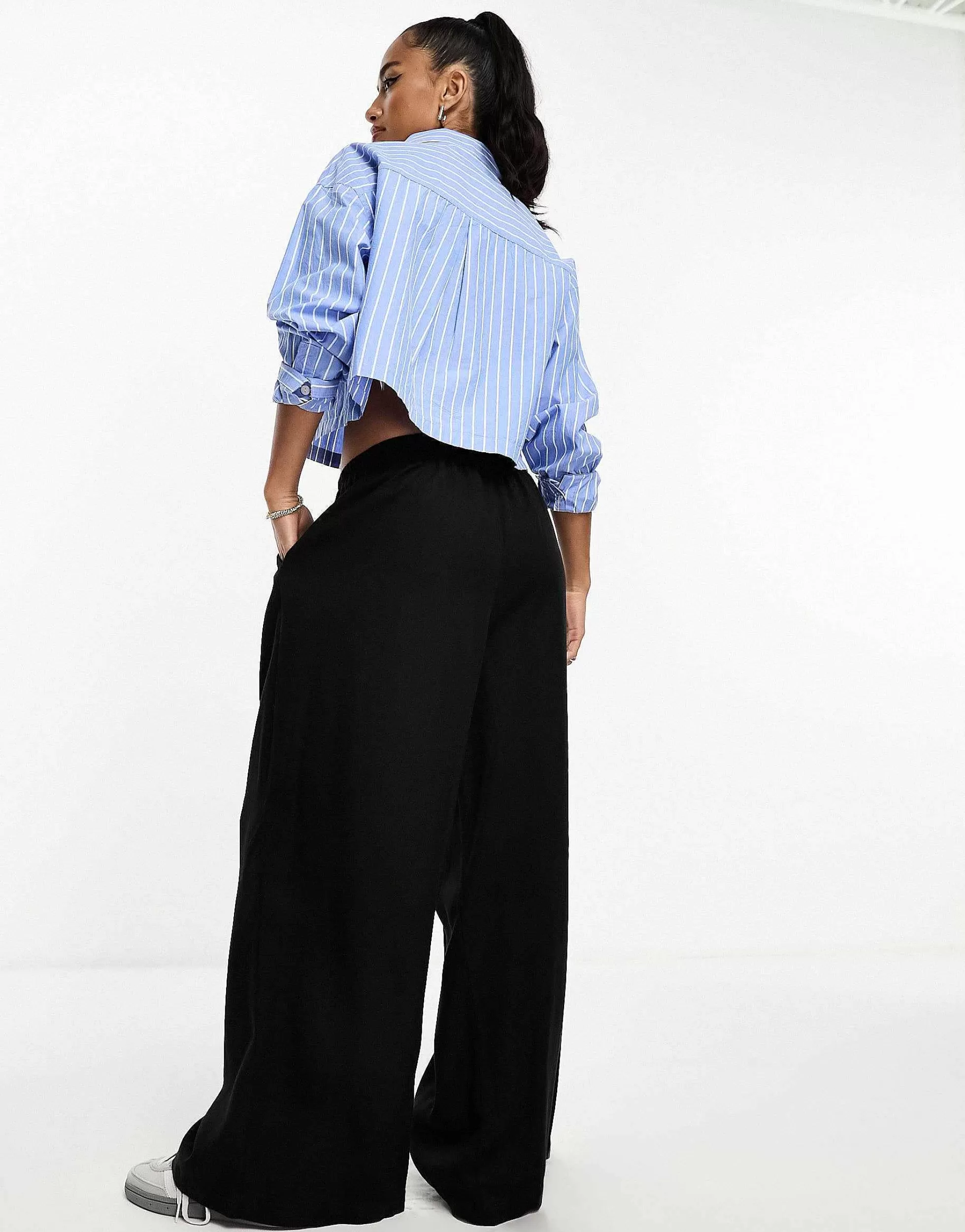 Women DESIGN Petite Wide Leg Trouser In
