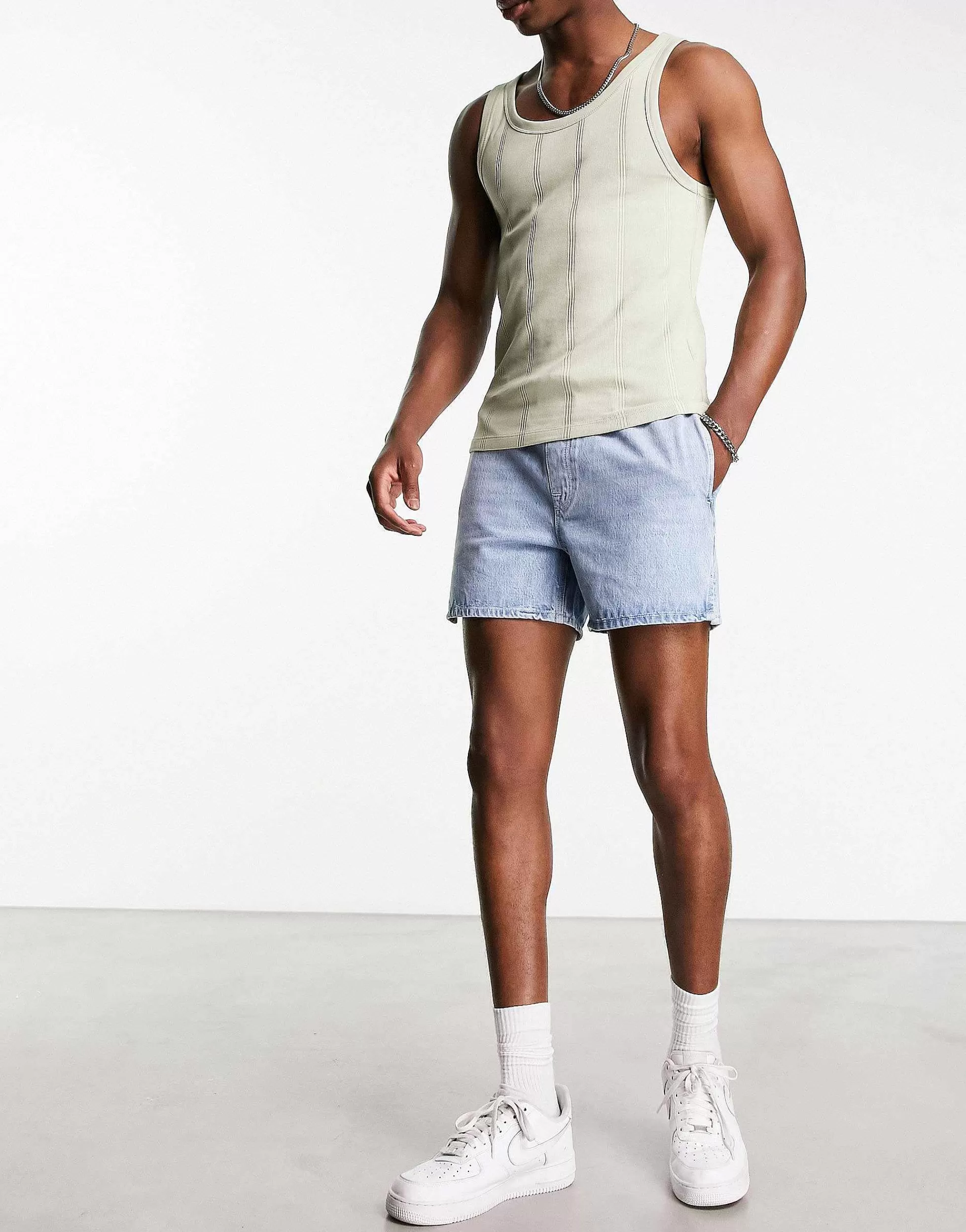 Men DESIGN Pull On Shorter Length Denim Shorts In Light Wash Blue