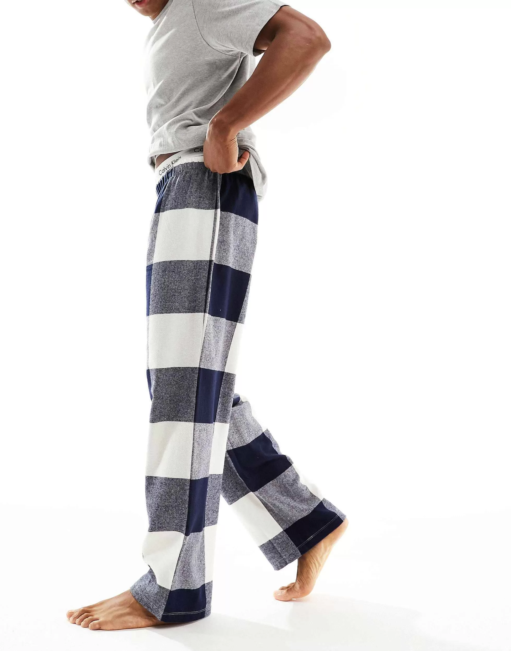 Men DESIGN Pyjama Lounge Set With T-Shirt And Trousers In Check