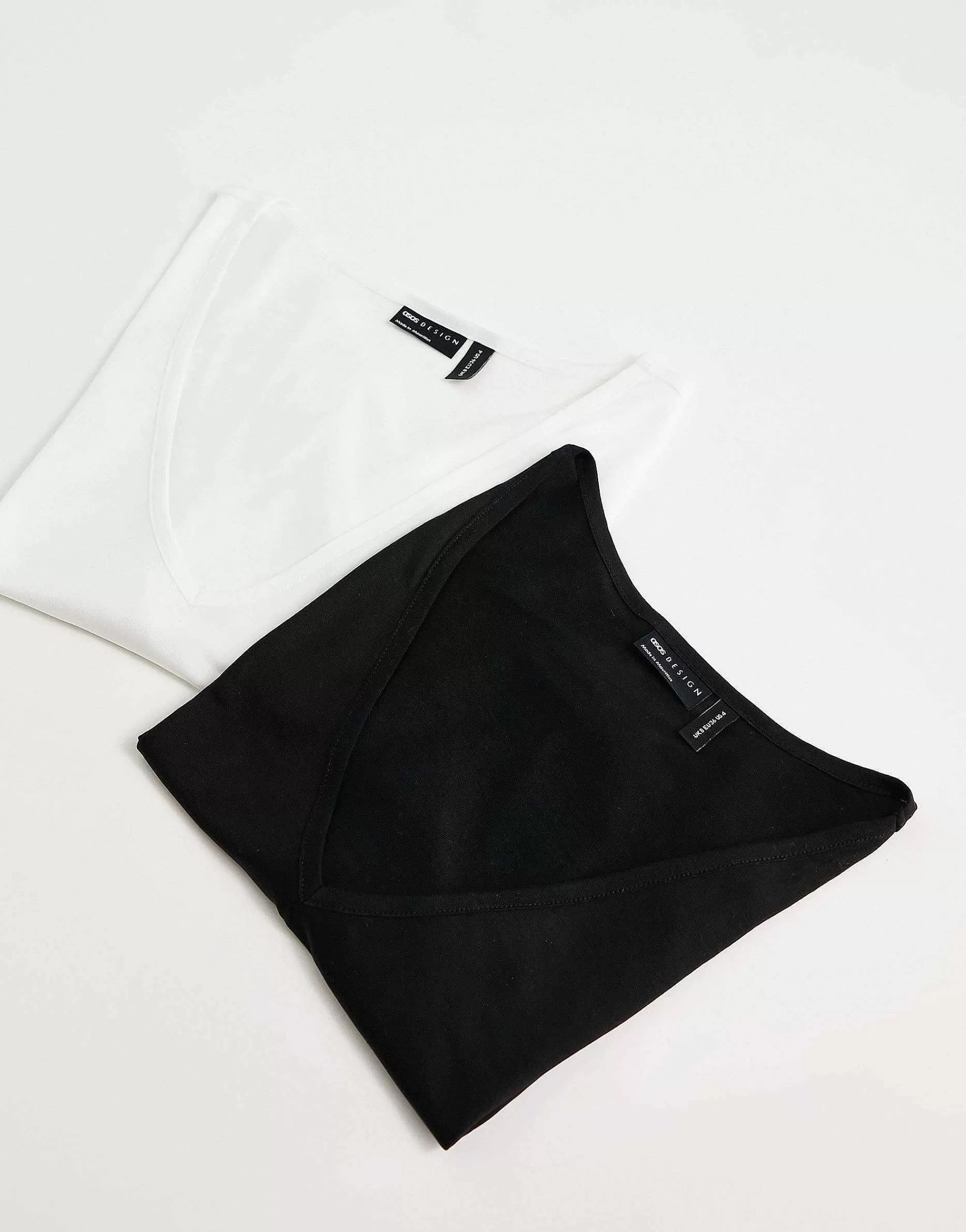 Women DESIGN Relaxed V Neck T-Shirt In 2 Pack In Black And White