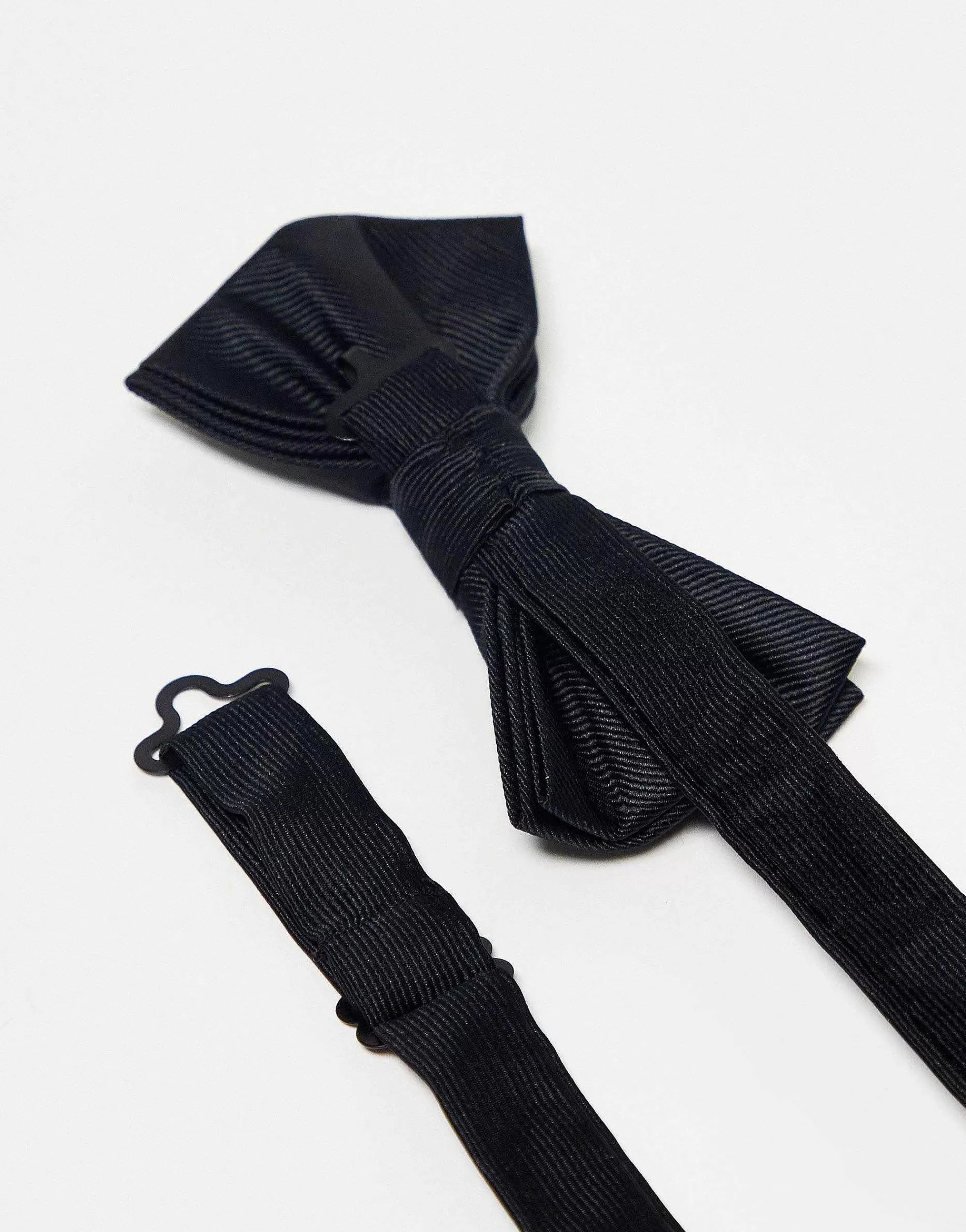 Men DESIGN Satin Bow Tie In