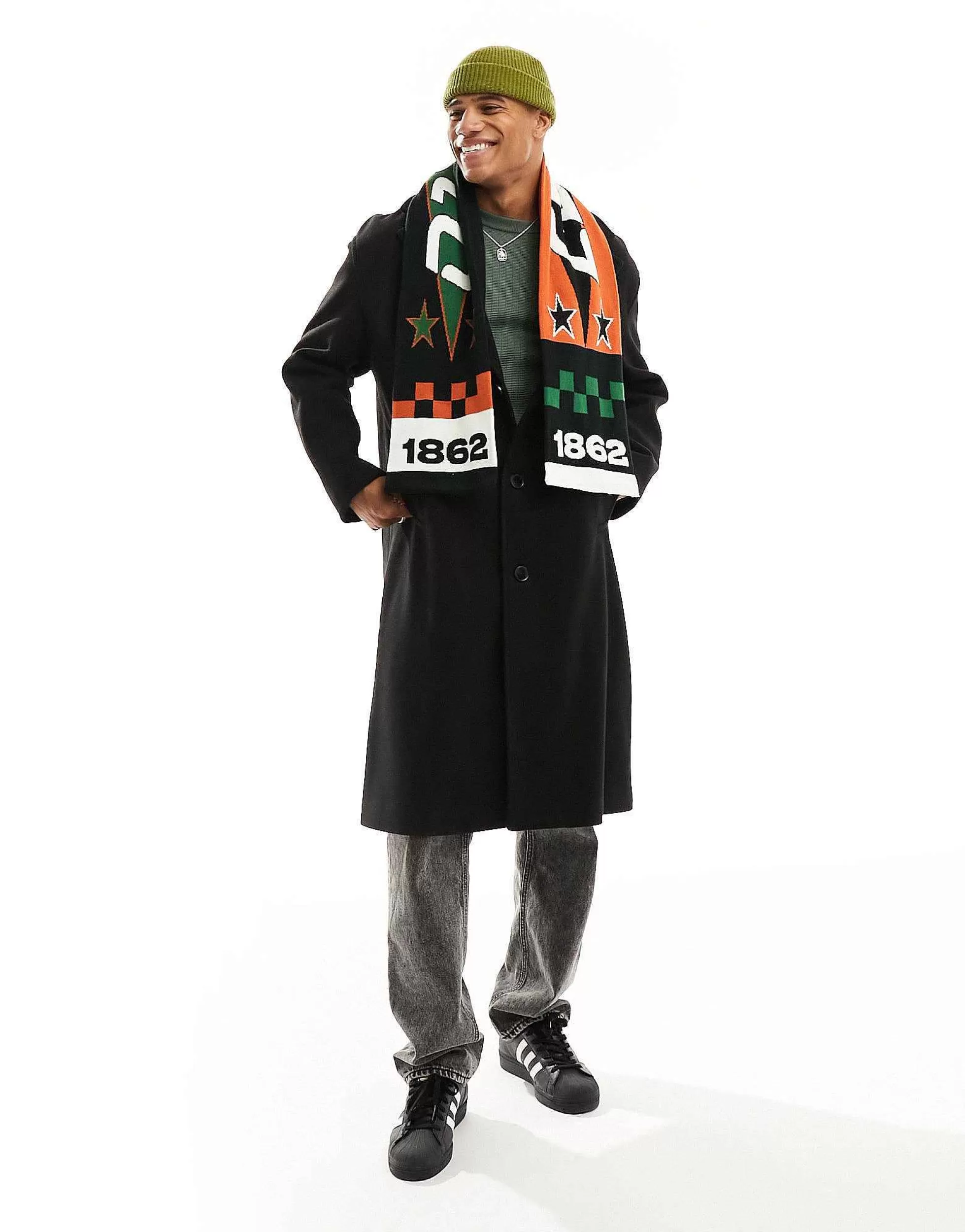 Men DESIGN Scarf With Football Inspired In Multicolour