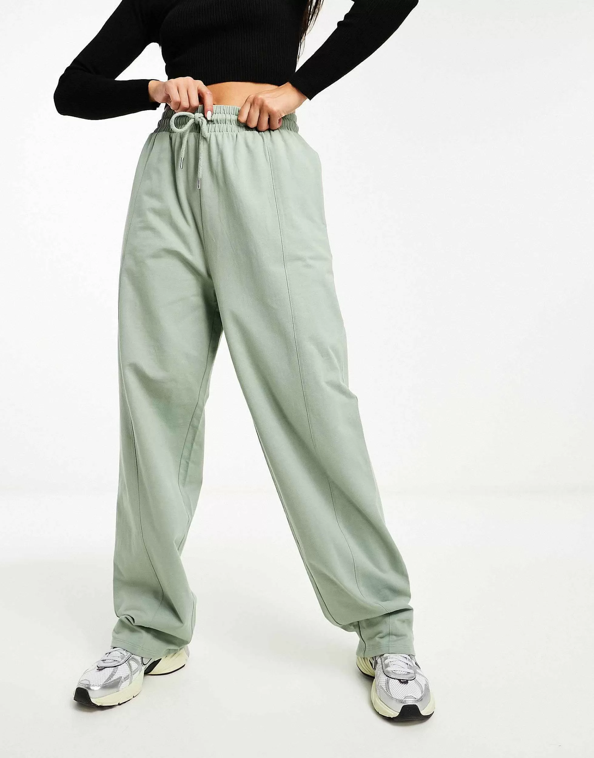Women DESIGN Straight Leg Jogger In