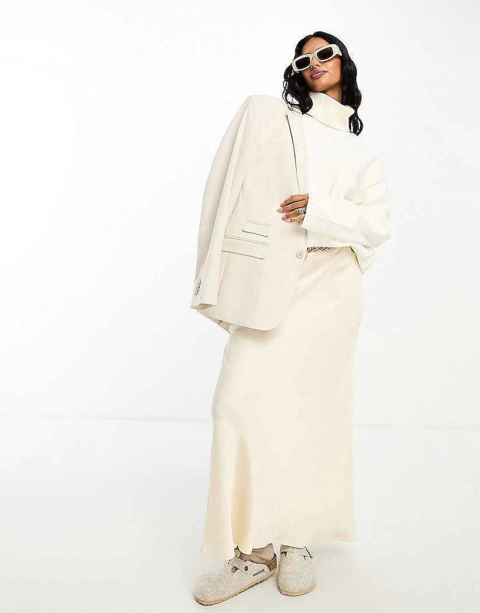 Women DESIGN Super Soft In Winter White Jogger And Roll Neck