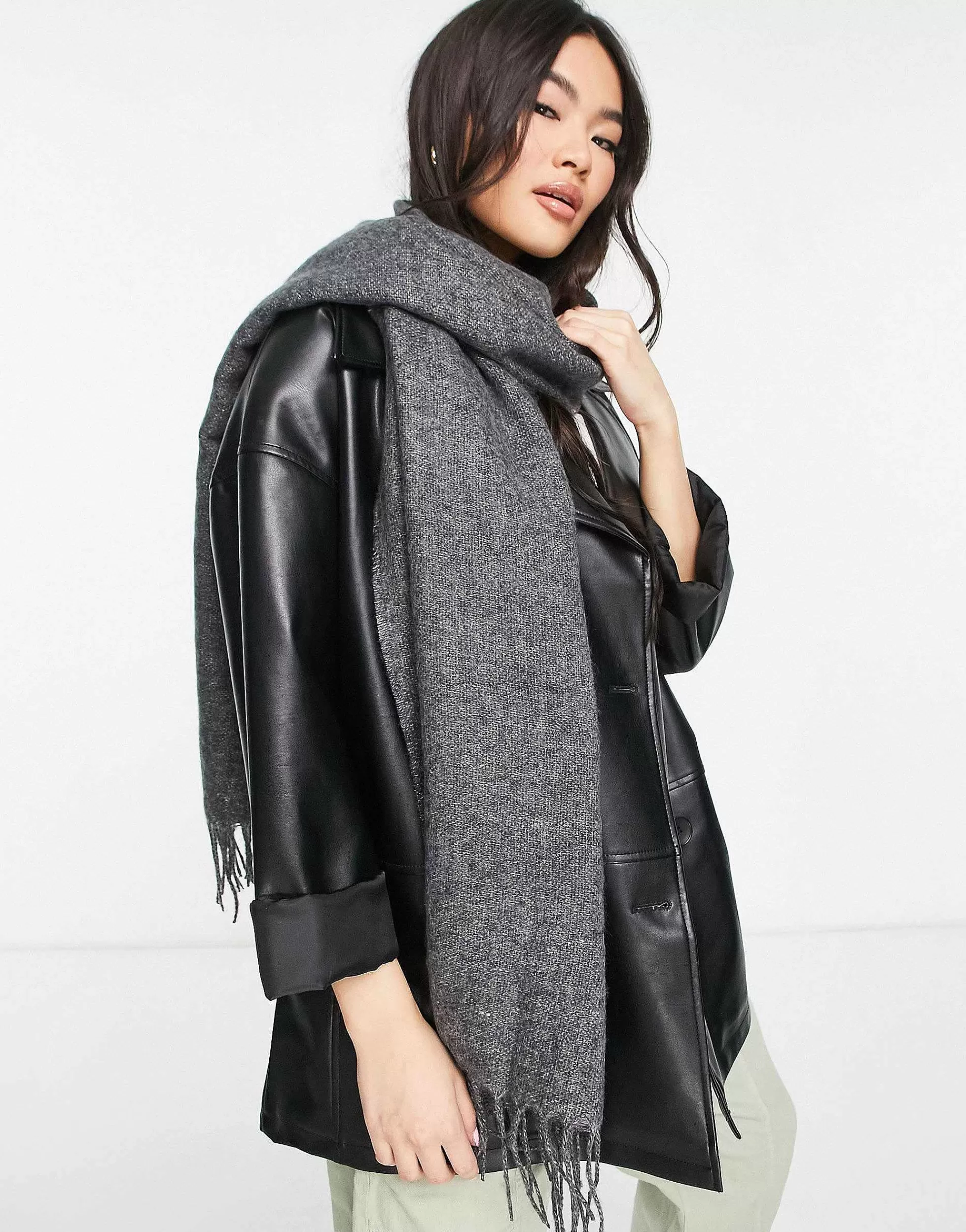 Women DESIGN Supersoft Scarf With Tassels In