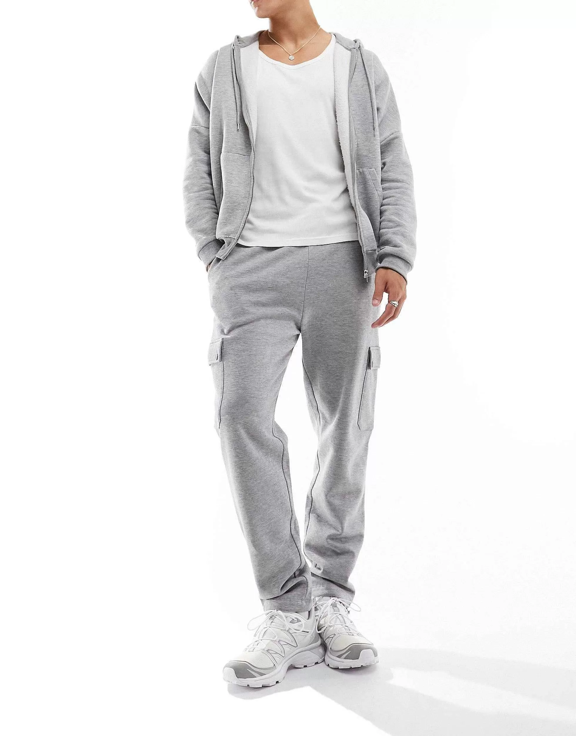 Men DESIGN Tapered Cargo Joggers With Toggle In