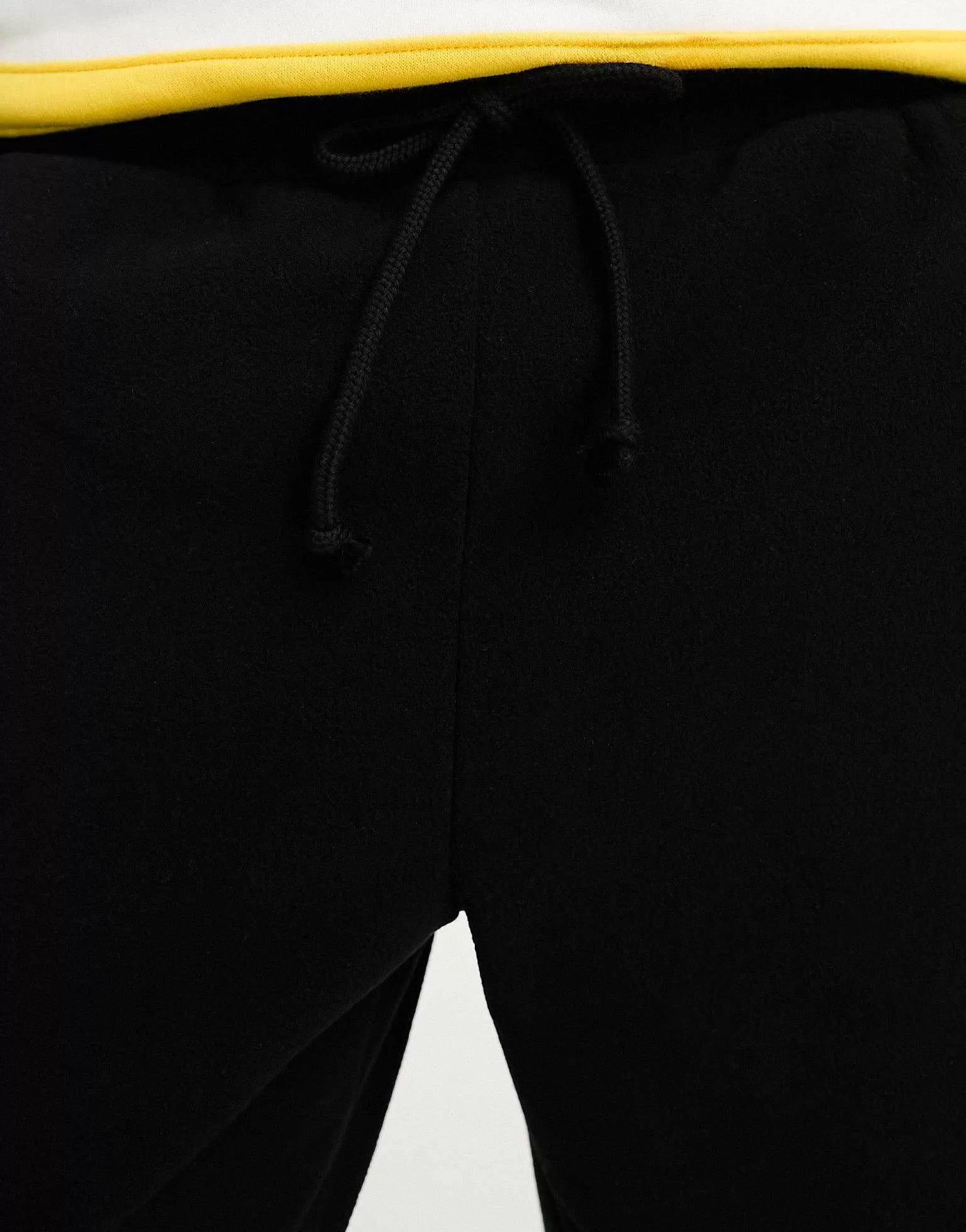 Men DESIGN Tapered Fleece Joggers In