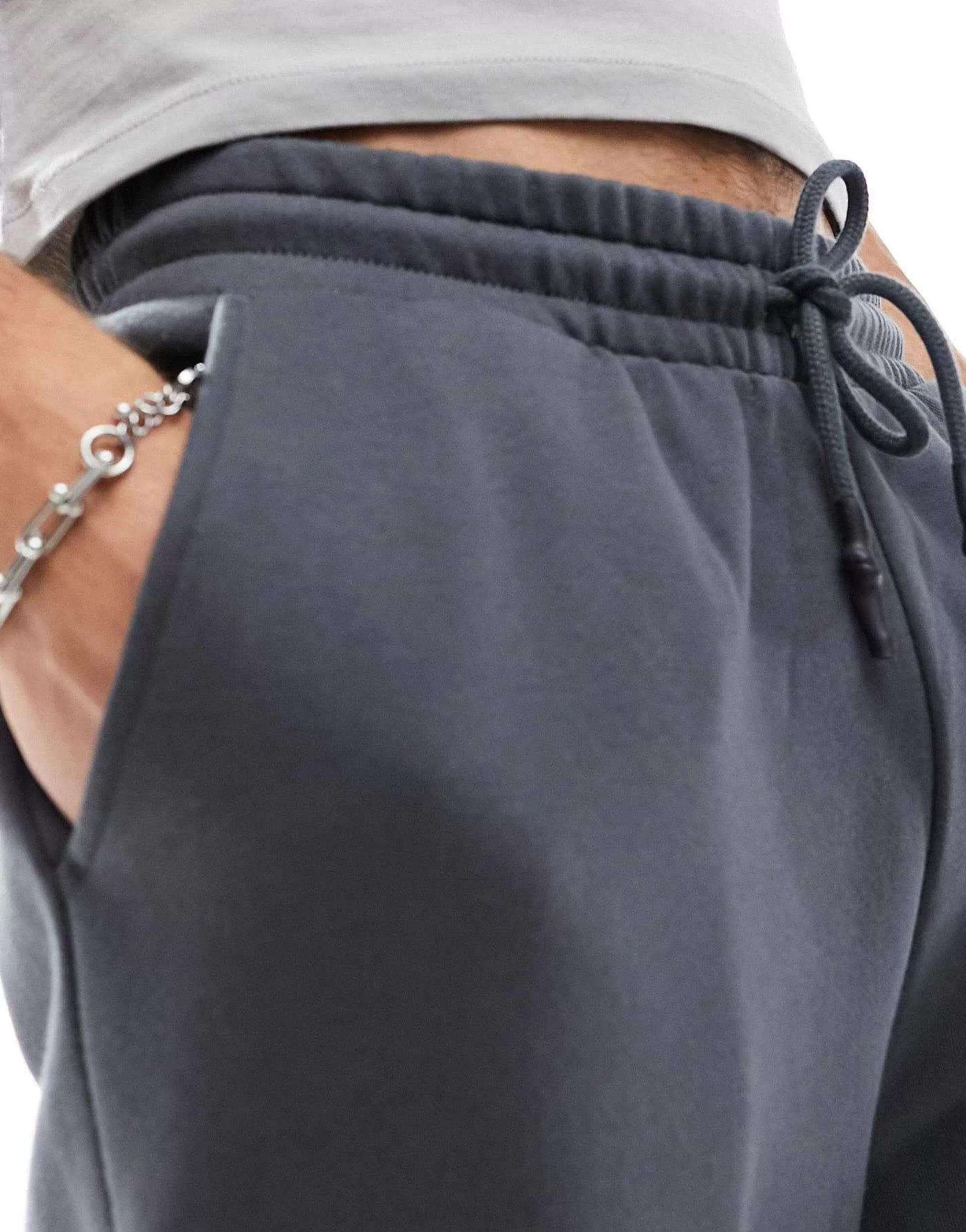 Men DESIGN Tapered Heavyweight Joggers In Washed Black