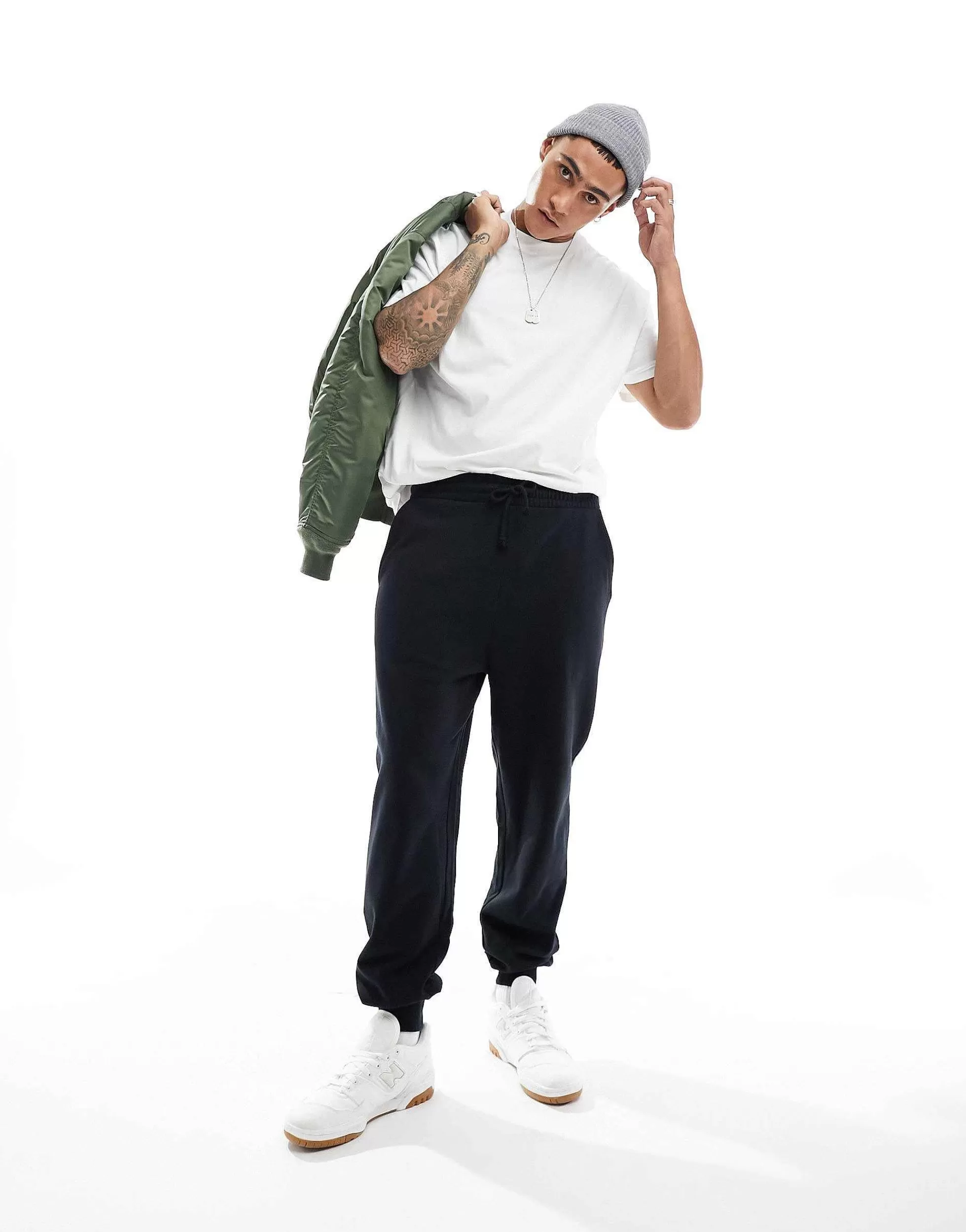 Men DESIGN Tapered Joggers In