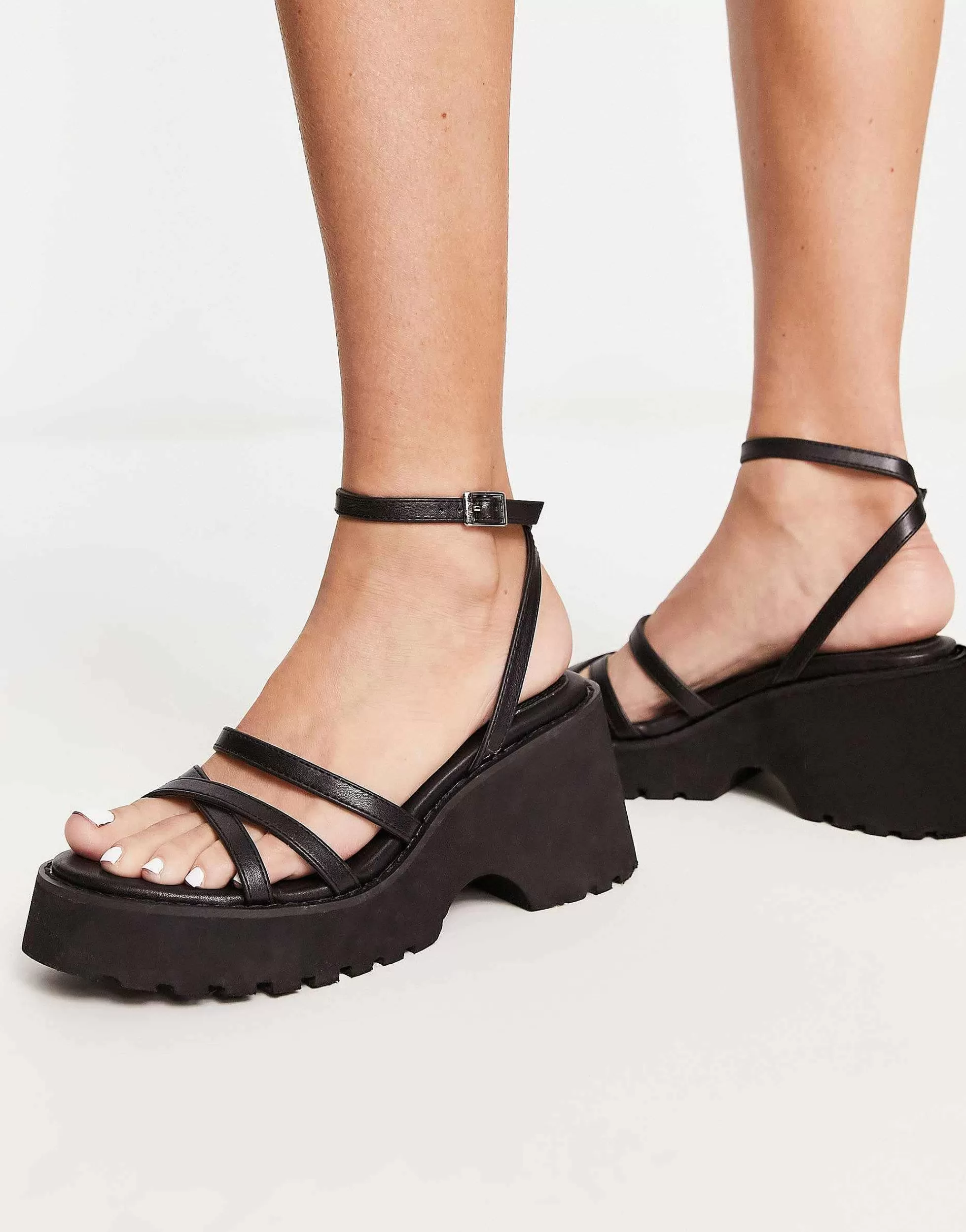 Women DESIGN Trippy Chunky Cleated Sandals In
