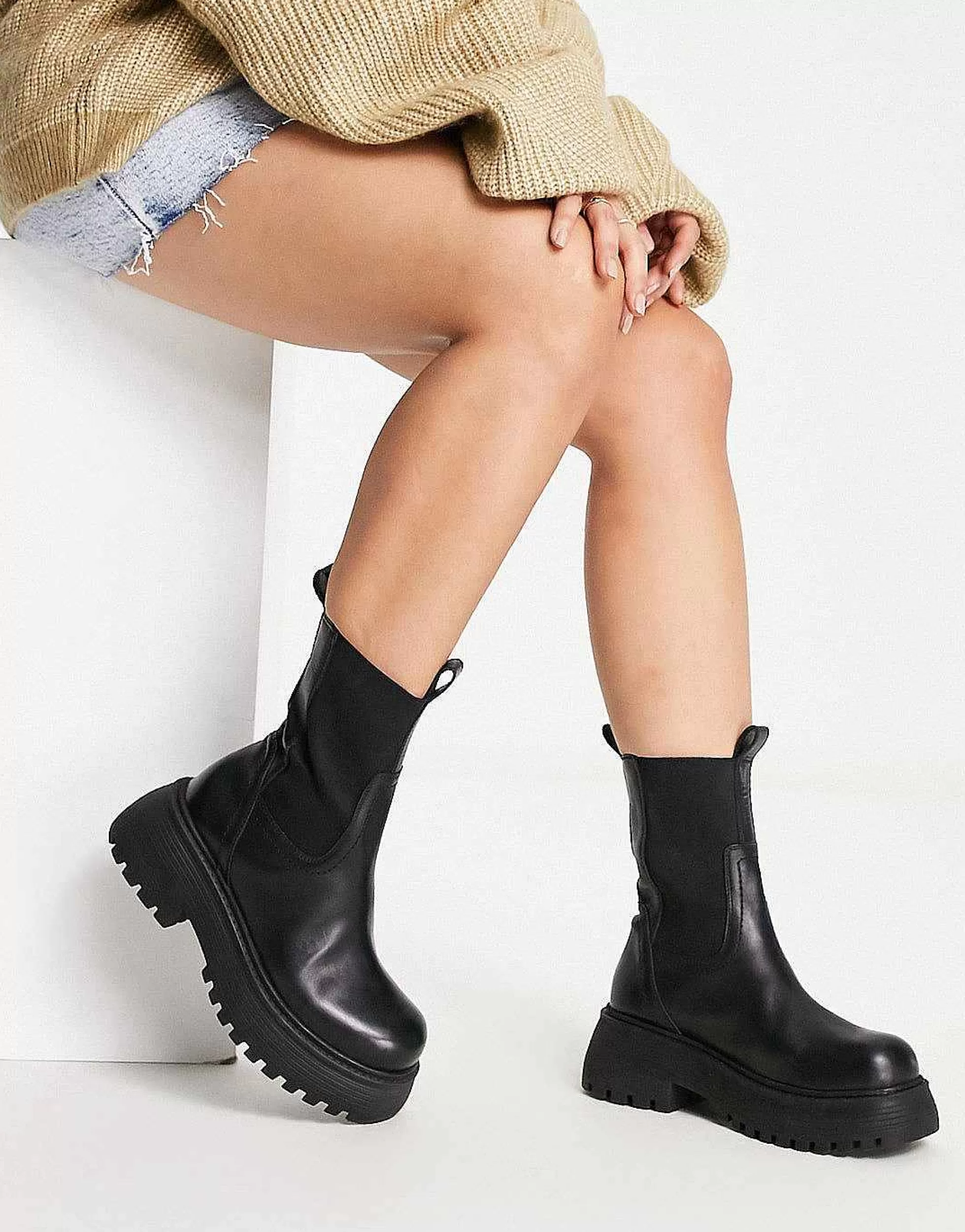 Women DESIGN Wide Fit Adelaide Leather Chelsea Boots In Black