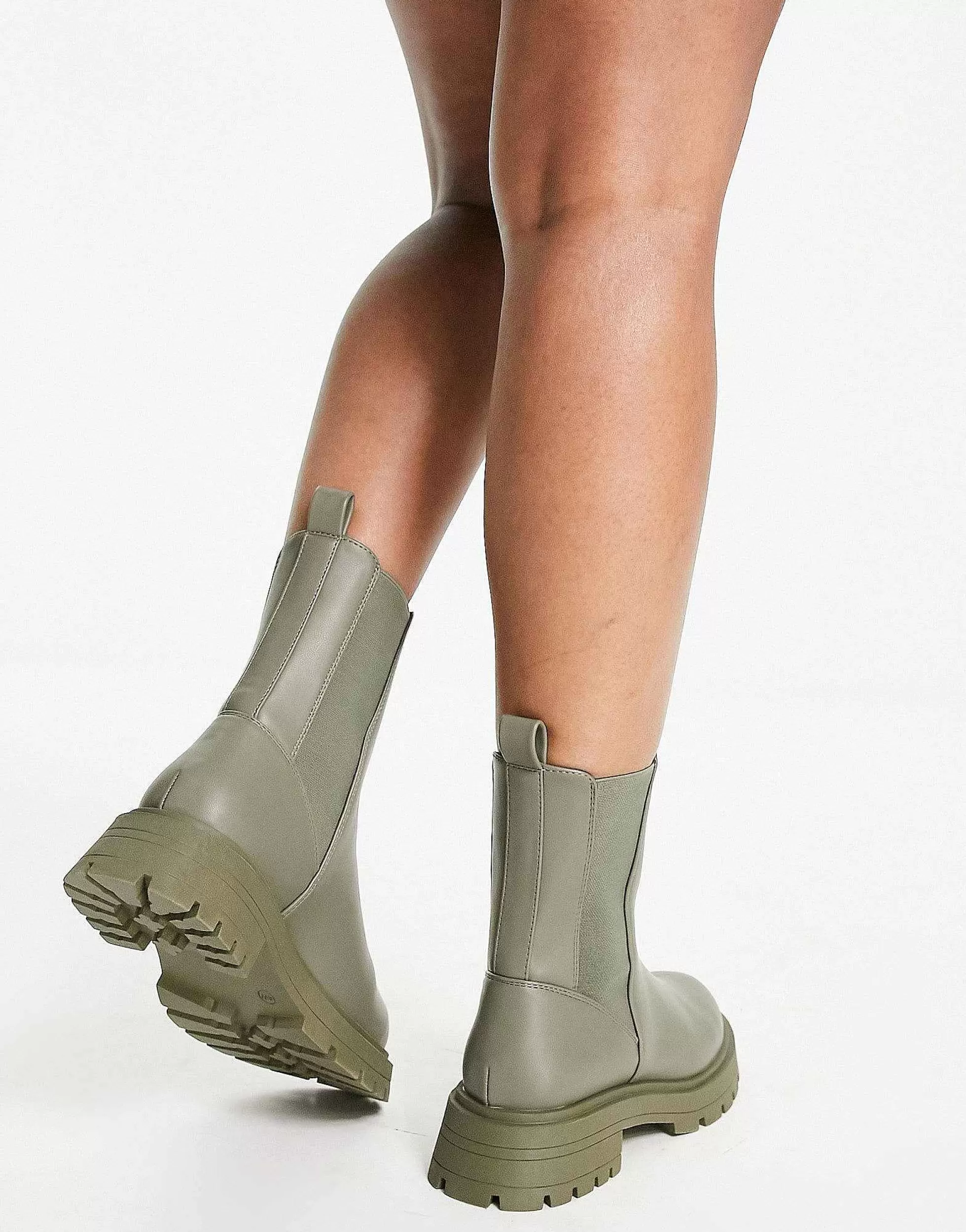 Women DESIGN Wide Fit Alfie Chunky Chelsea Boots In