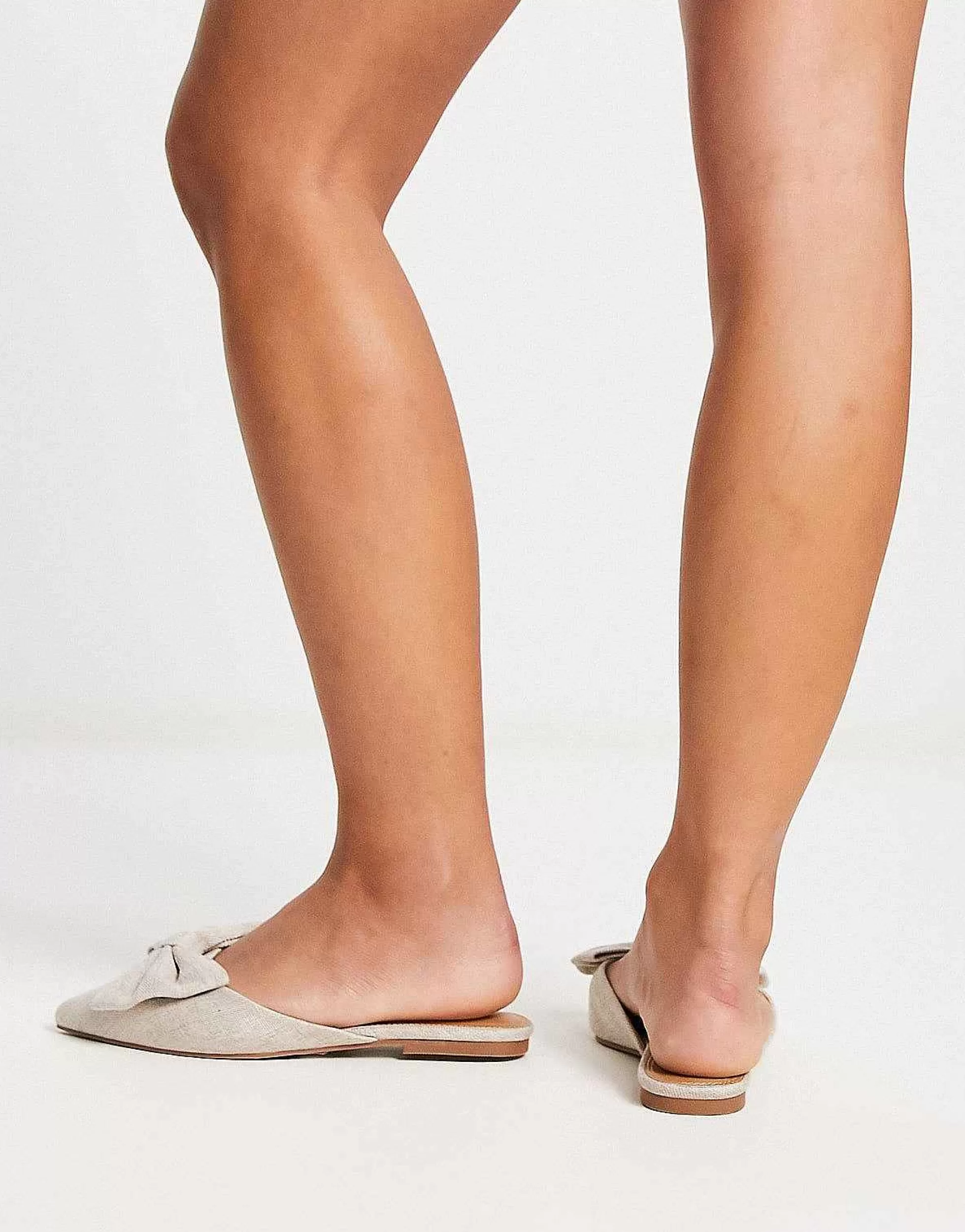 Women DESIGN Wide Fit Lass Oversized Bow Pointed Flat Mules In