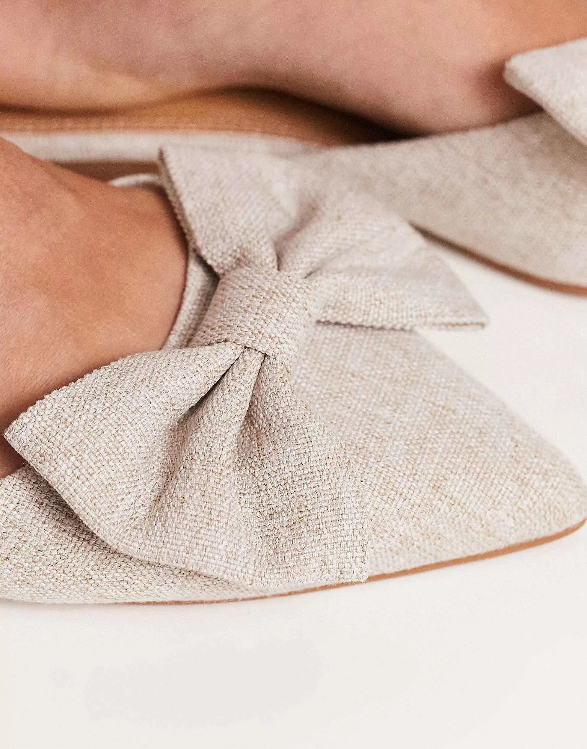Women DESIGN Wide Fit Lass Oversized Bow Pointed Flat Mules In