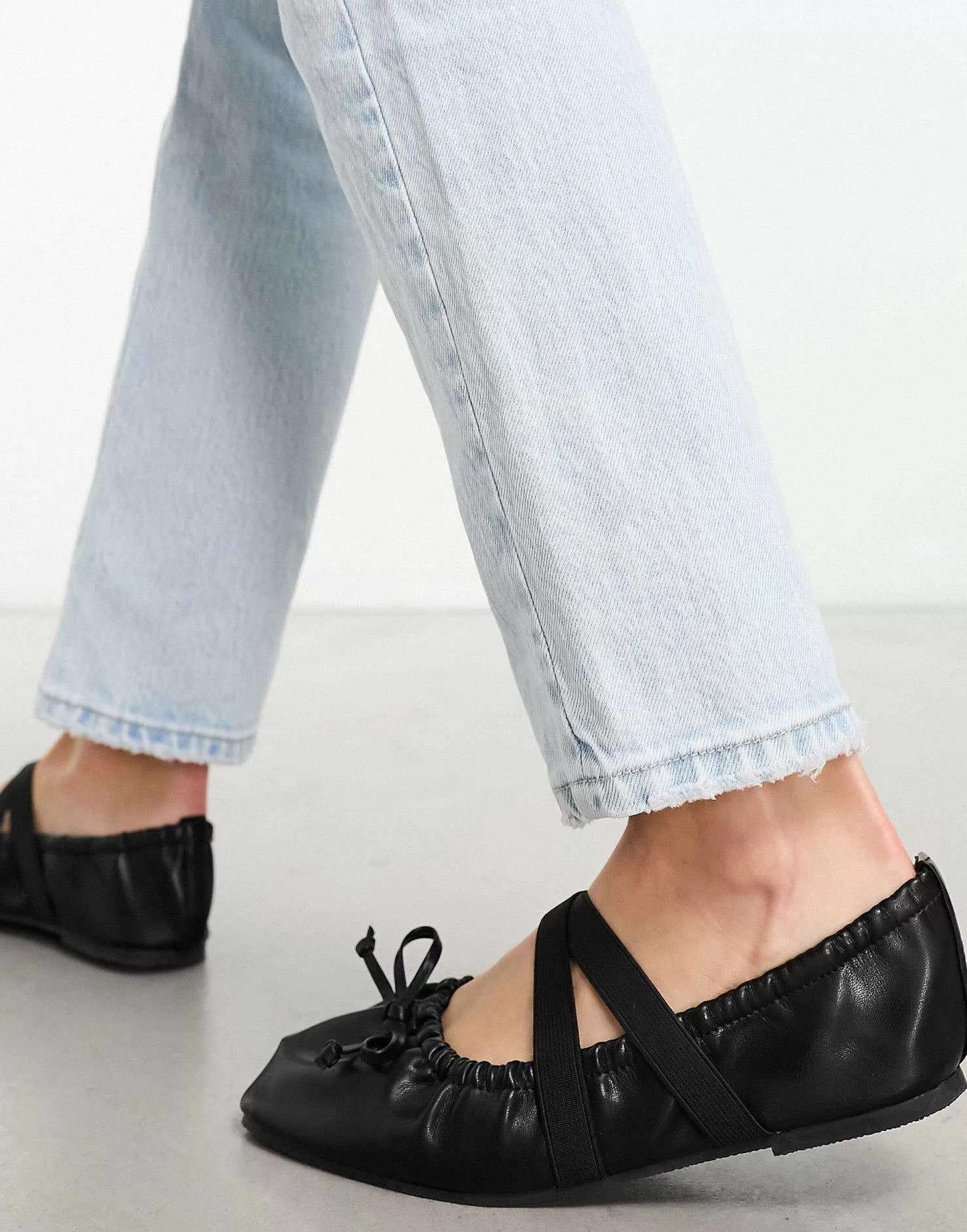 Women DESIGN Wide Fit Los Angeles Ruched Ballet With Elastic Strap In Matte