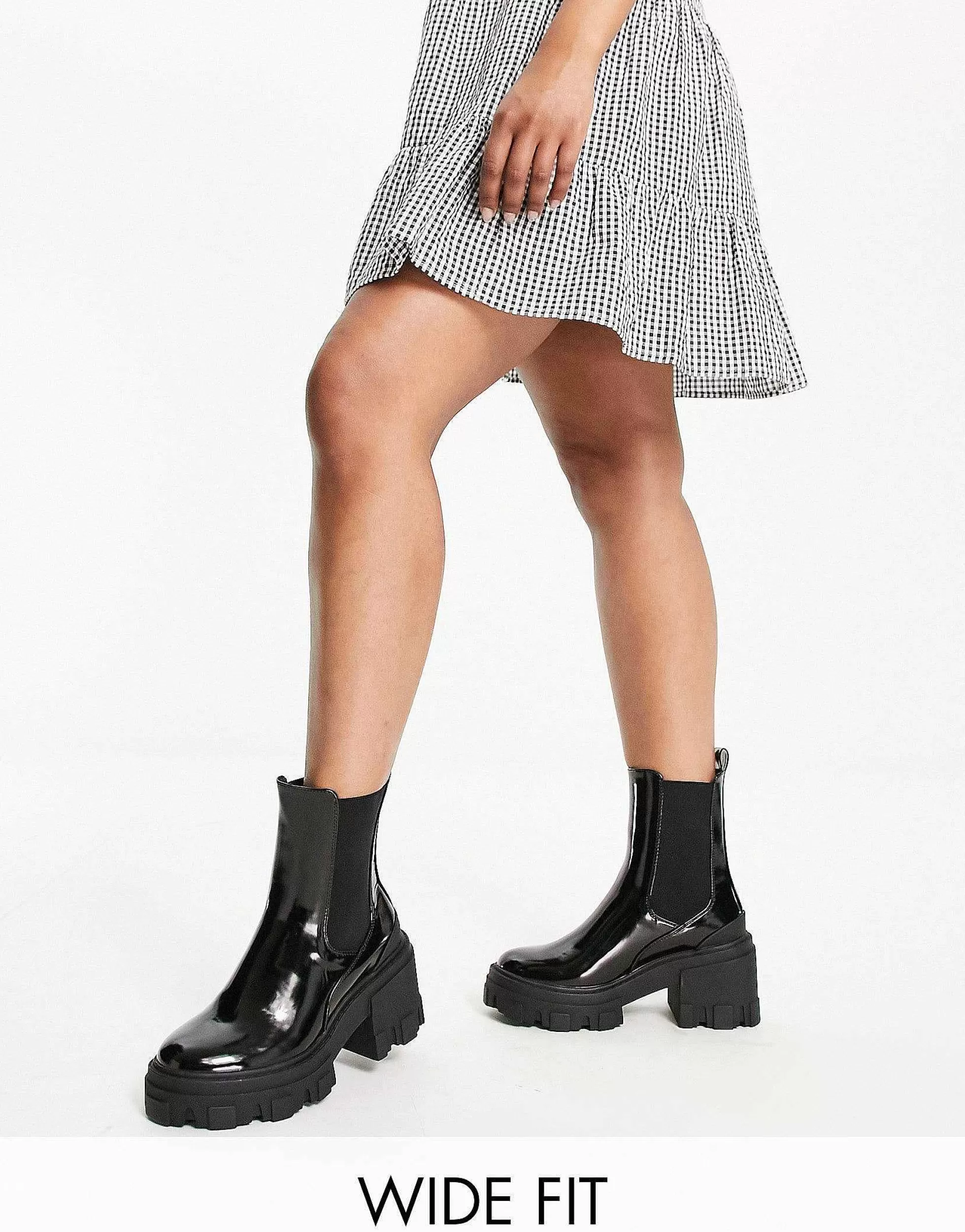 Women DESIGN Wide Fit Reality Chunky Mid-Heeled Chelsea Boots In Black