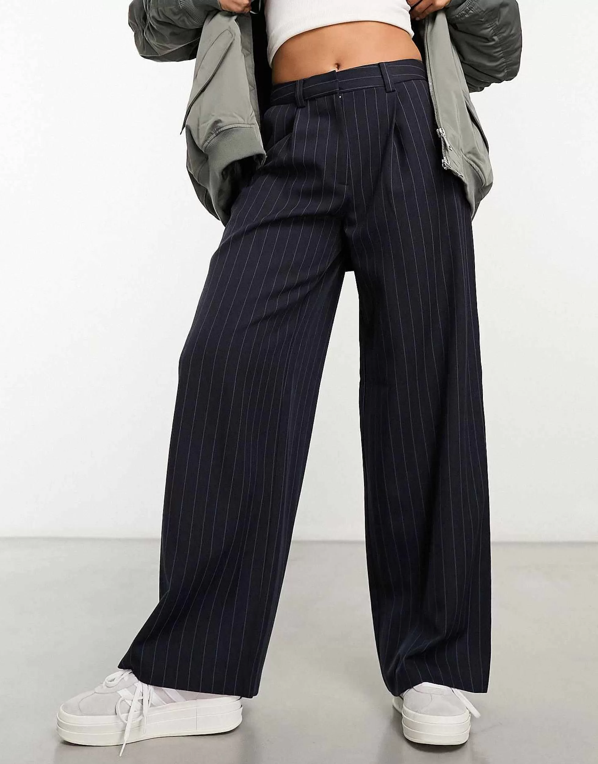 Women DESIGN Wide Leg Dad Trouser In